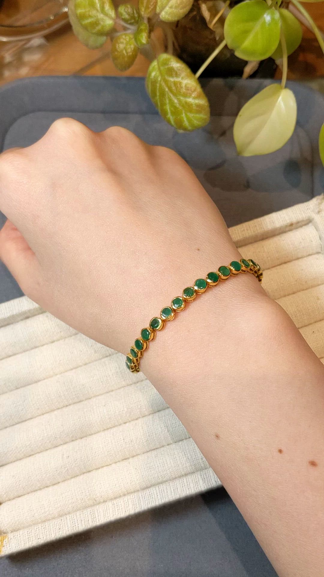 4.75 Ct.Tw.Total Carat Weight Green Agate Bezel Bracelet, 22K Gold Plated Silver Size Video