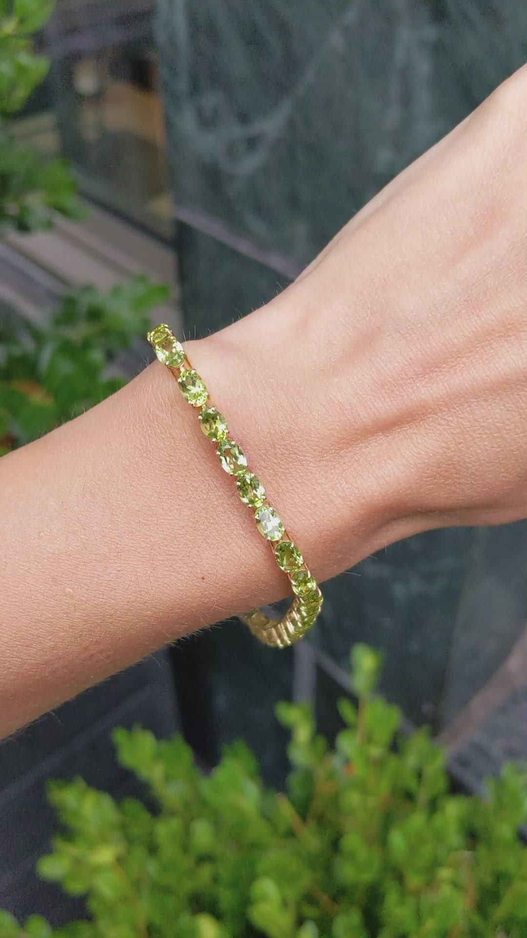 12.72 Ct.Tw.Total Carat Weight Green (Lime Green) Peridot Tennis/Line Bracelet, 14K Yellow Gold Size Video