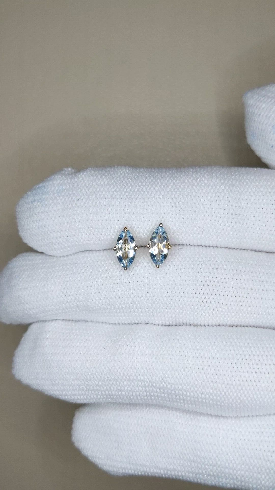 0.93&nbsp;Ct.Tw.Total Carat Weight Blue Aquamarine Studs Earrings, 18K Yellow Gold Size Video