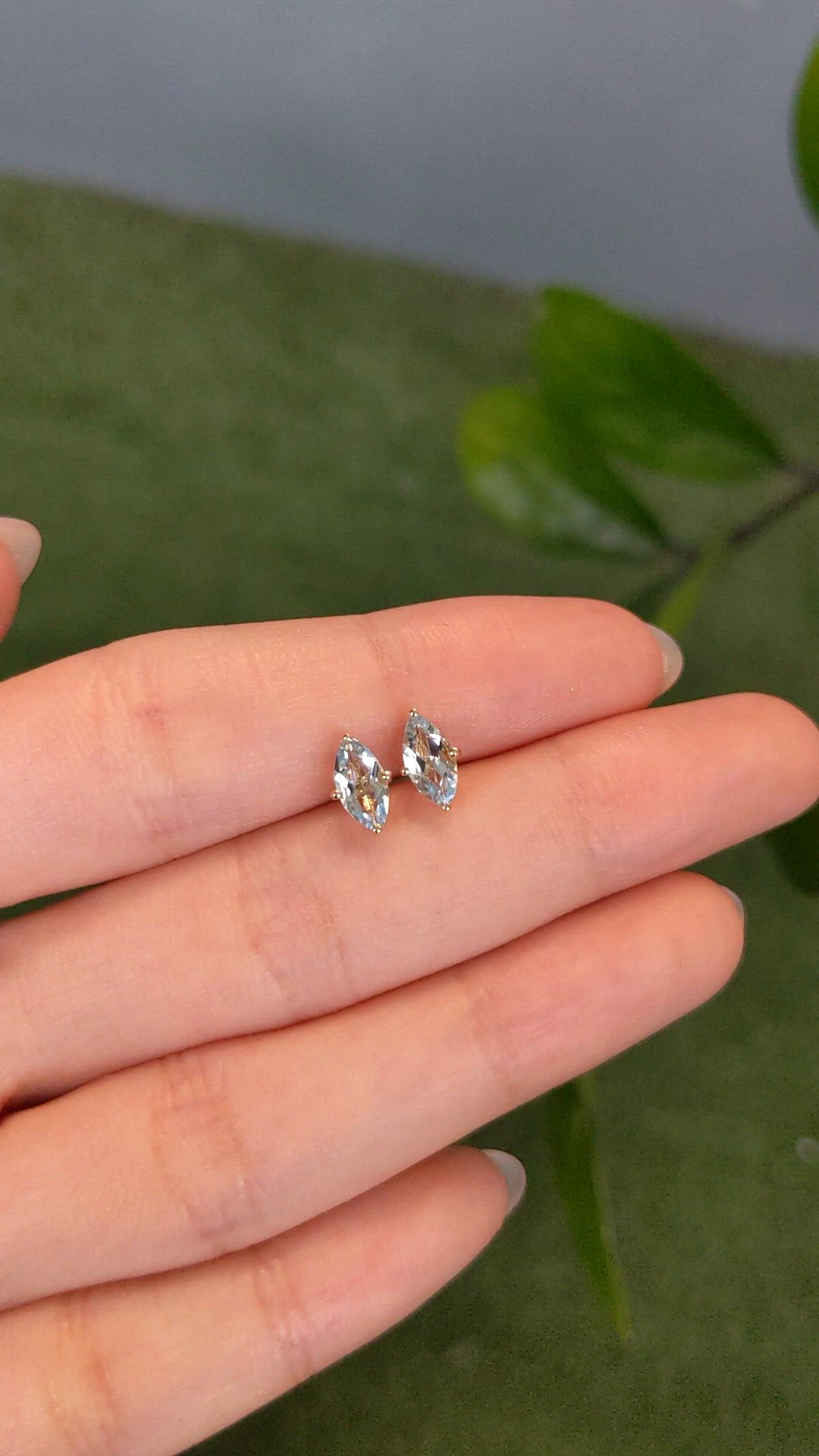 0.93&nbsp;Ct.Tw.Total Carat Weight Blue Aquamarine Studs Earrings, 18K Yellow Gold Size Video