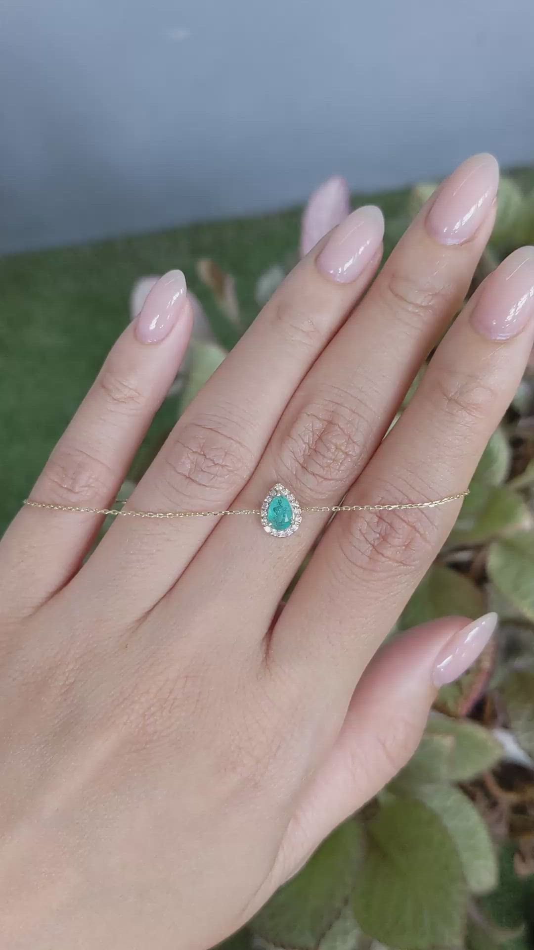 0.58&nbsp;Ct.Tw.Total Carat Weight Bluish Green Paraiba Tourmaline and Natural Diamond Pave Bracelet, 14K Yellow Gold Size Video
