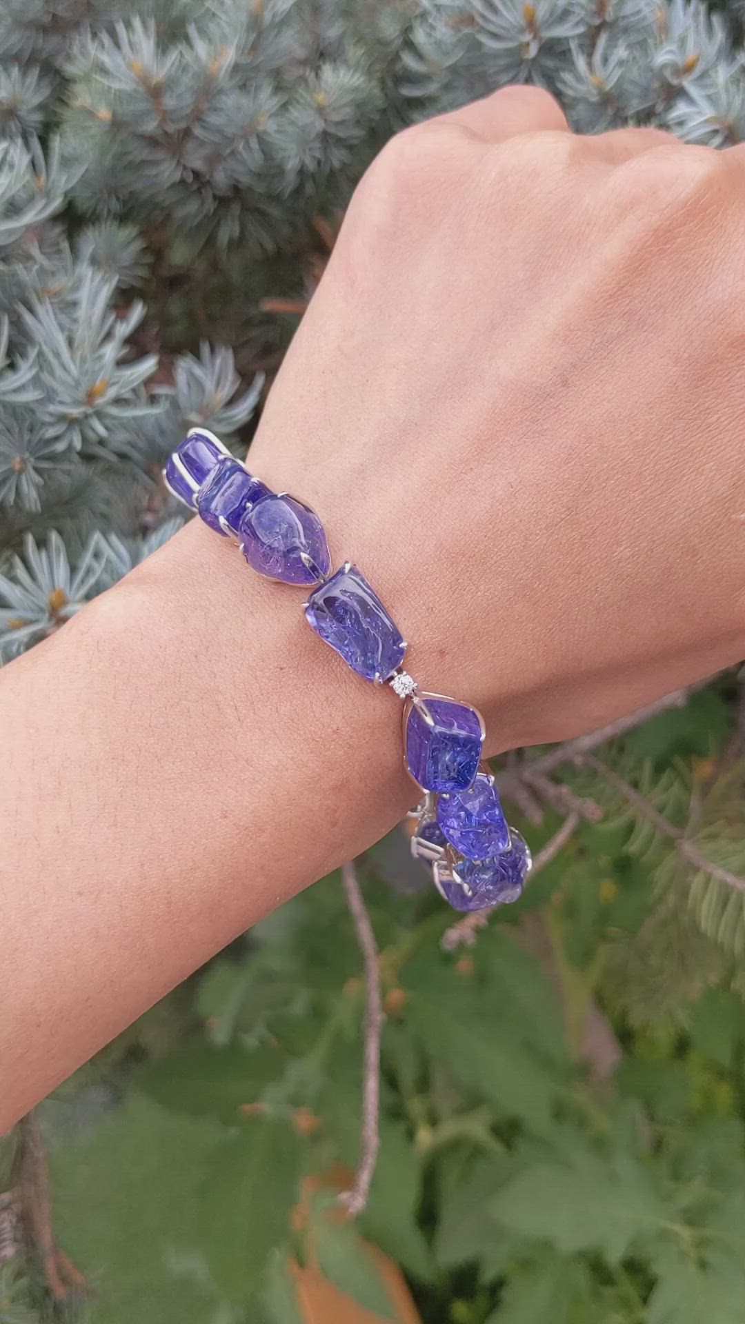 108.83&nbsp;Ct.Tw.Total Carat Weight Violetish Blue Tanzanite and Natural Diamond Accent Stones Bracelet, 18K White Gold Size Video