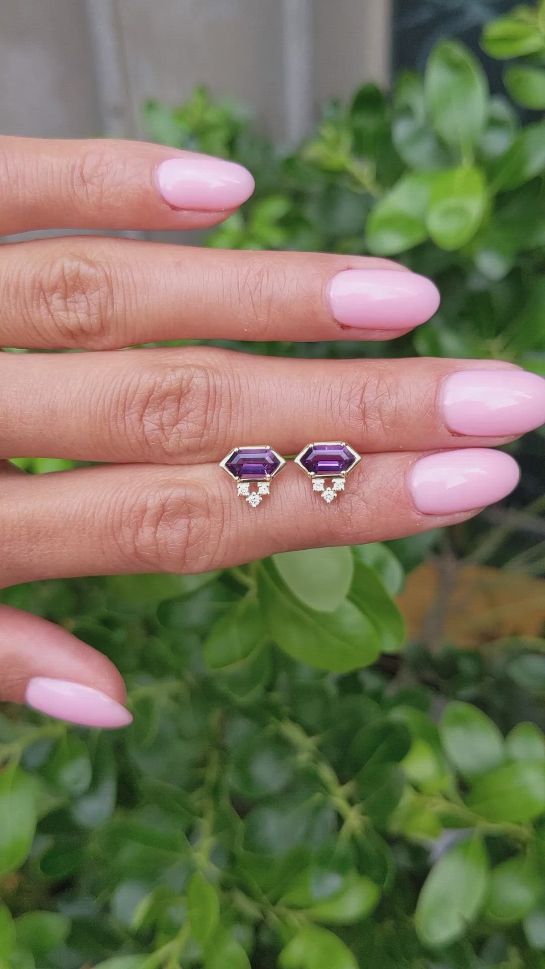 1.26&nbsp;Ct.Tw.Total Carat Weight Purple Amethyst and Natural Diamond Studs Earrings, 14K Yellow Gold Size Video