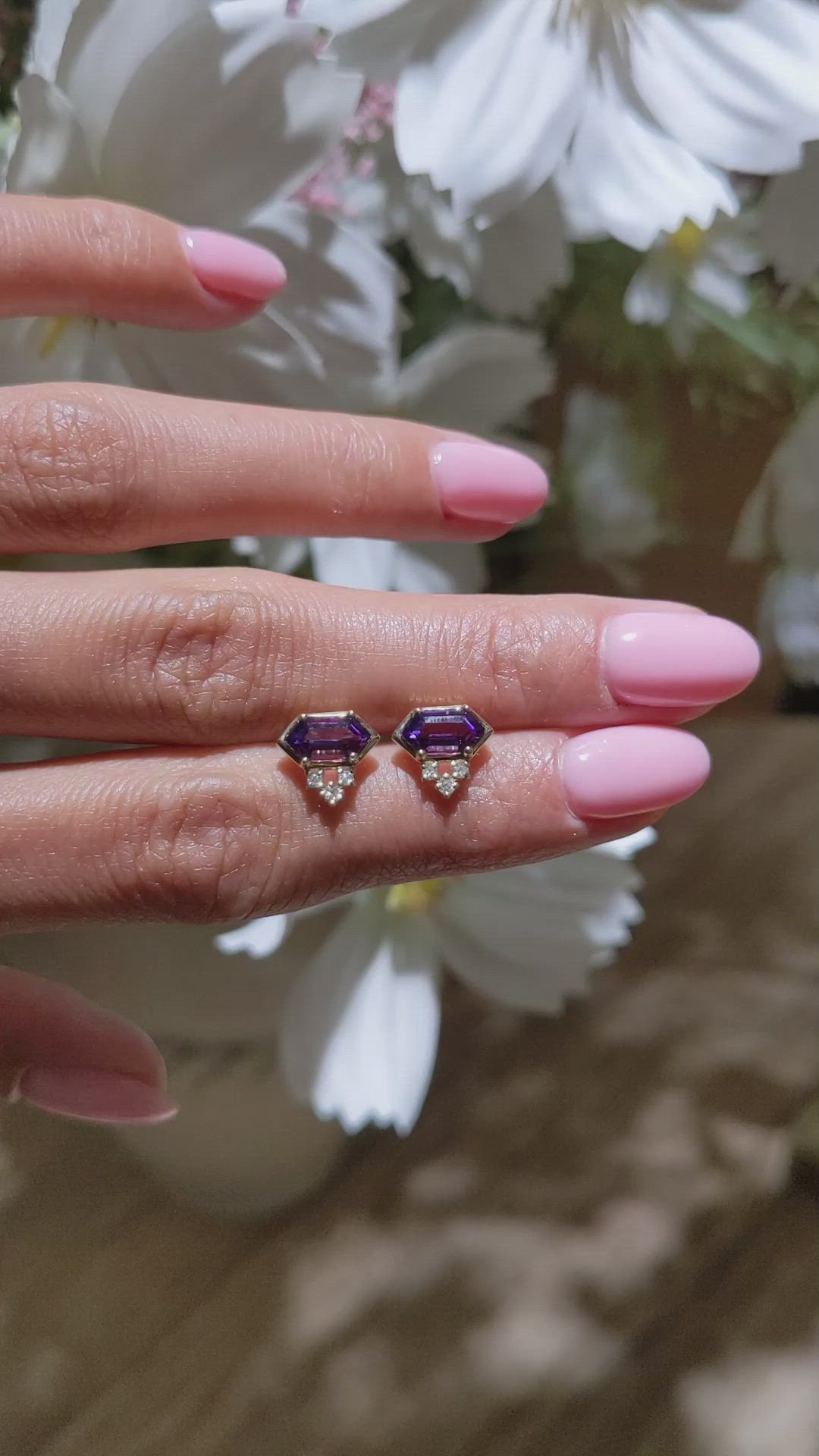 1.26&nbsp;Ct.Tw.Total Carat Weight Purple Amethyst and Natural Diamond Studs Earrings, 14K Yellow Gold Size Video