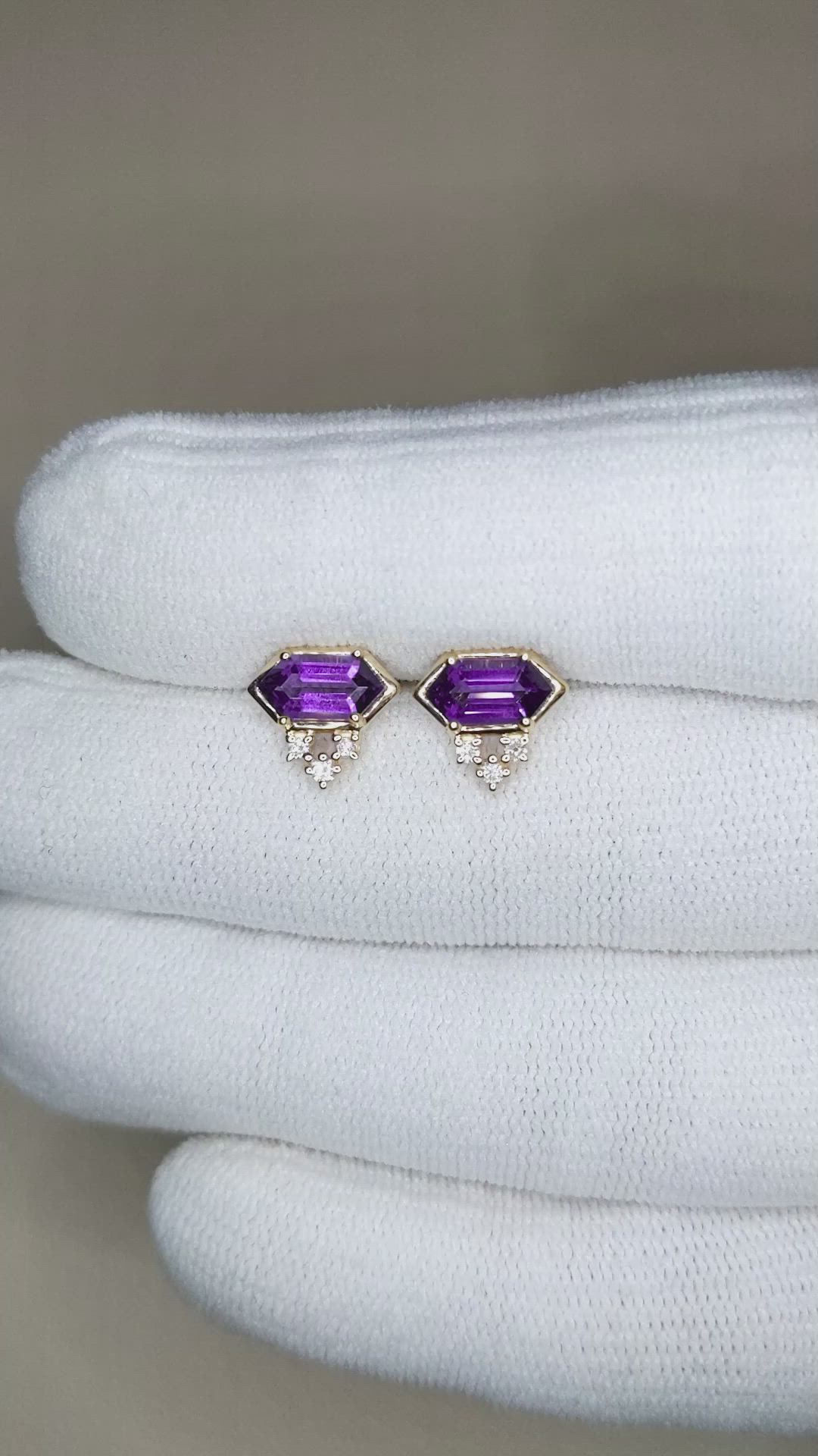 1.26&nbsp;Ct.Tw.Total Carat Weight Purple Amethyst and Natural Diamond Studs Earrings, 14K Yellow Gold Size Video