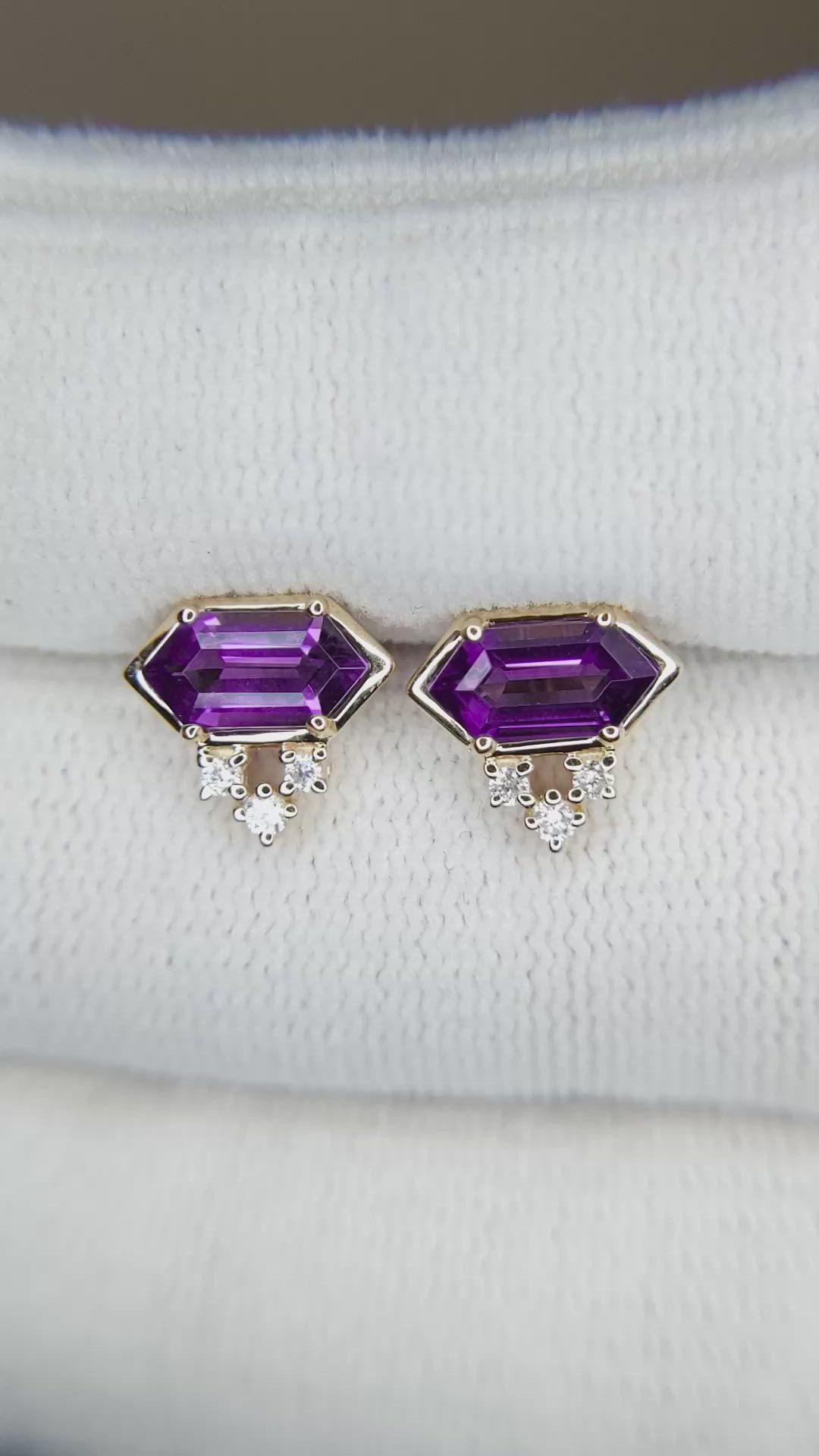 1.26&nbsp;Ct.Tw.Total Carat Weight Purple Amethyst and Natural Diamond Studs Earrings, 14K Yellow Gold Size Video