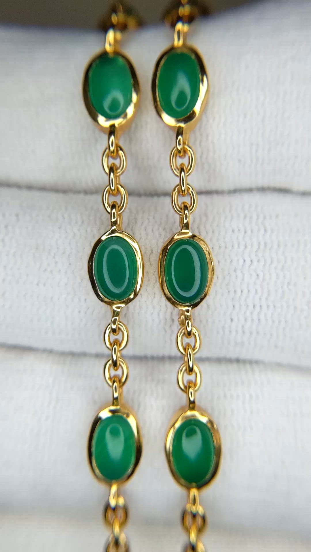 15.64 Ct. Green Agate Bezel Necklace, 22K Gold Plated Silver Size Video