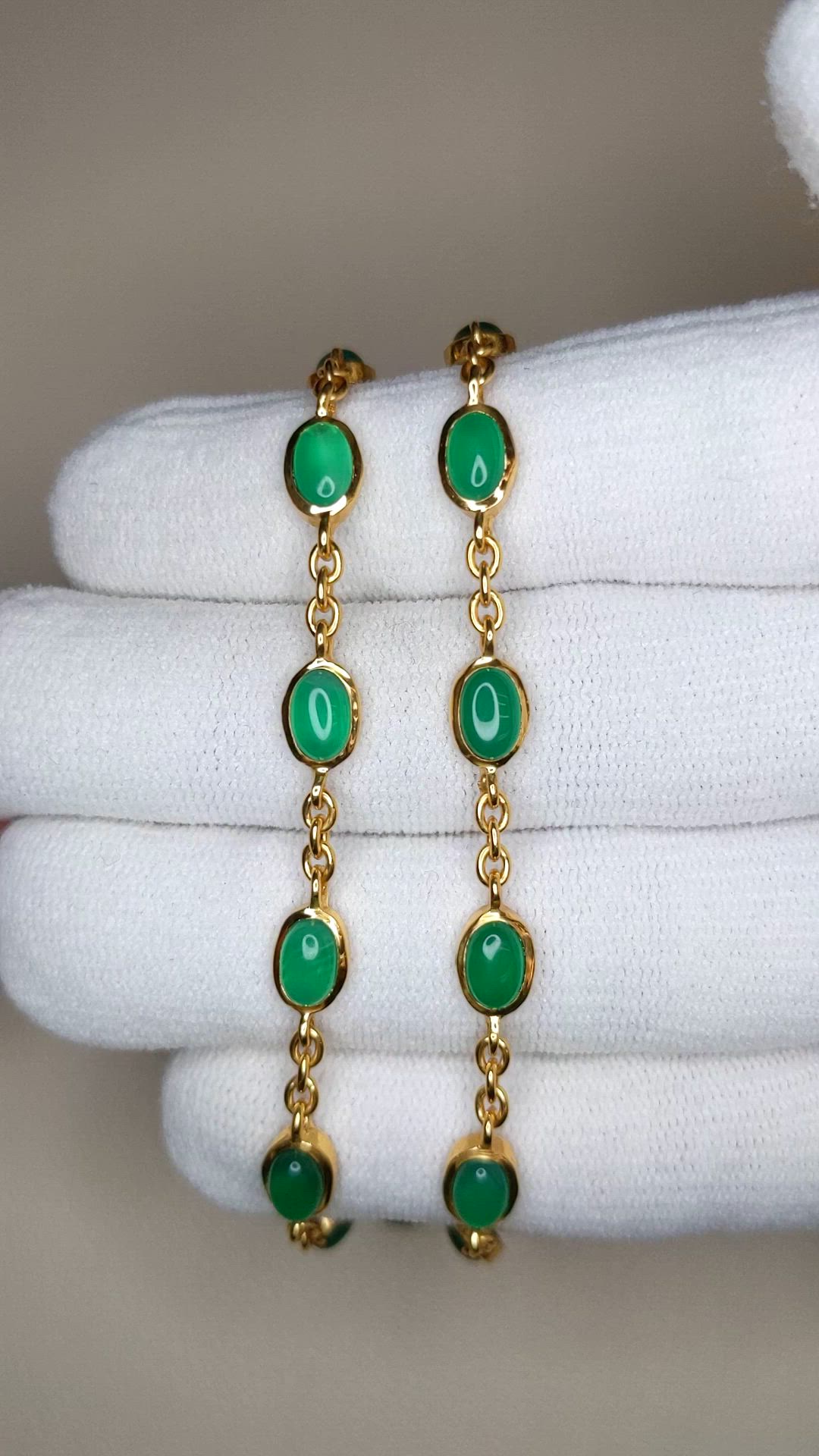 15.64 Ct. Green Agate Bezel Necklace, 22K Gold Plated Silver Size Video