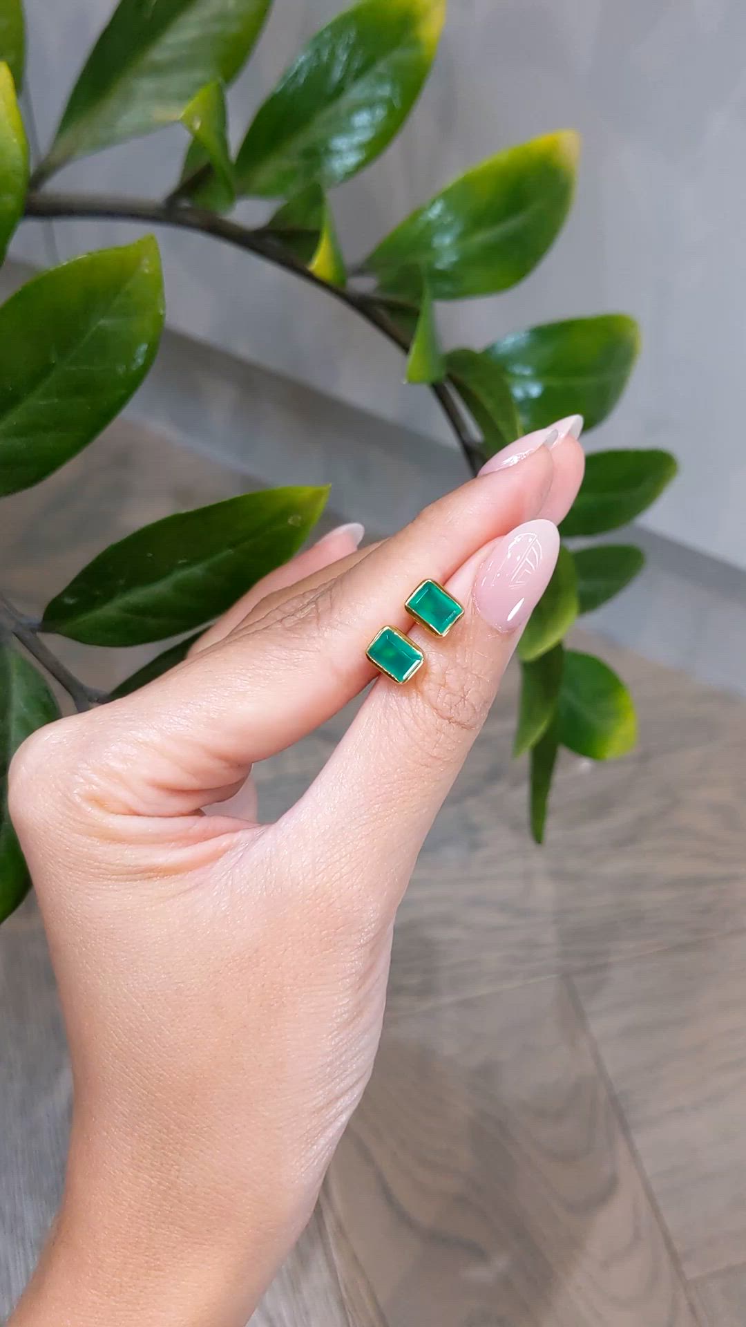 1.48 Ct.Tw.Total Carat Weight Green Agate Studs Earrings, 22K Gold Plated Silver Size Video