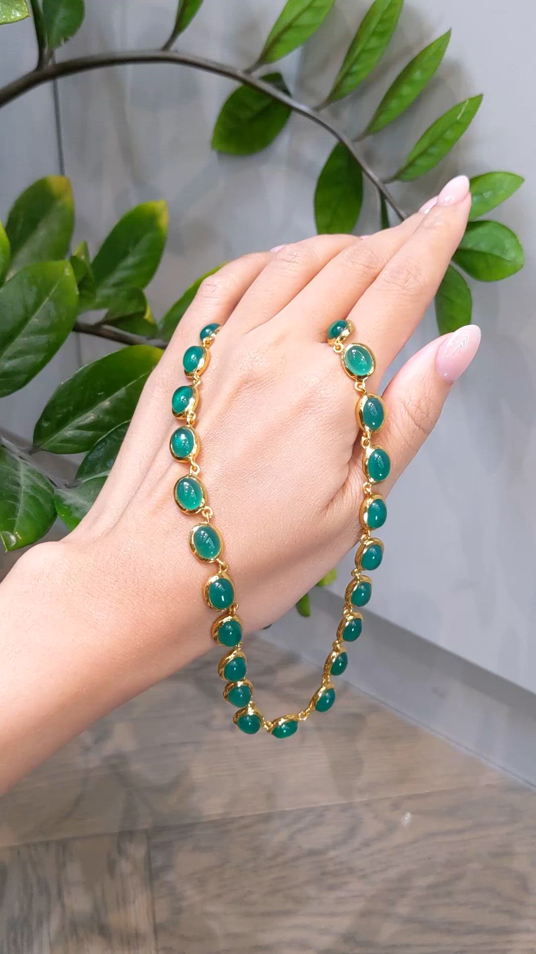49.83 Ct. Green Agate Bezel Necklace, 22K Gold Plated Silver Size Video