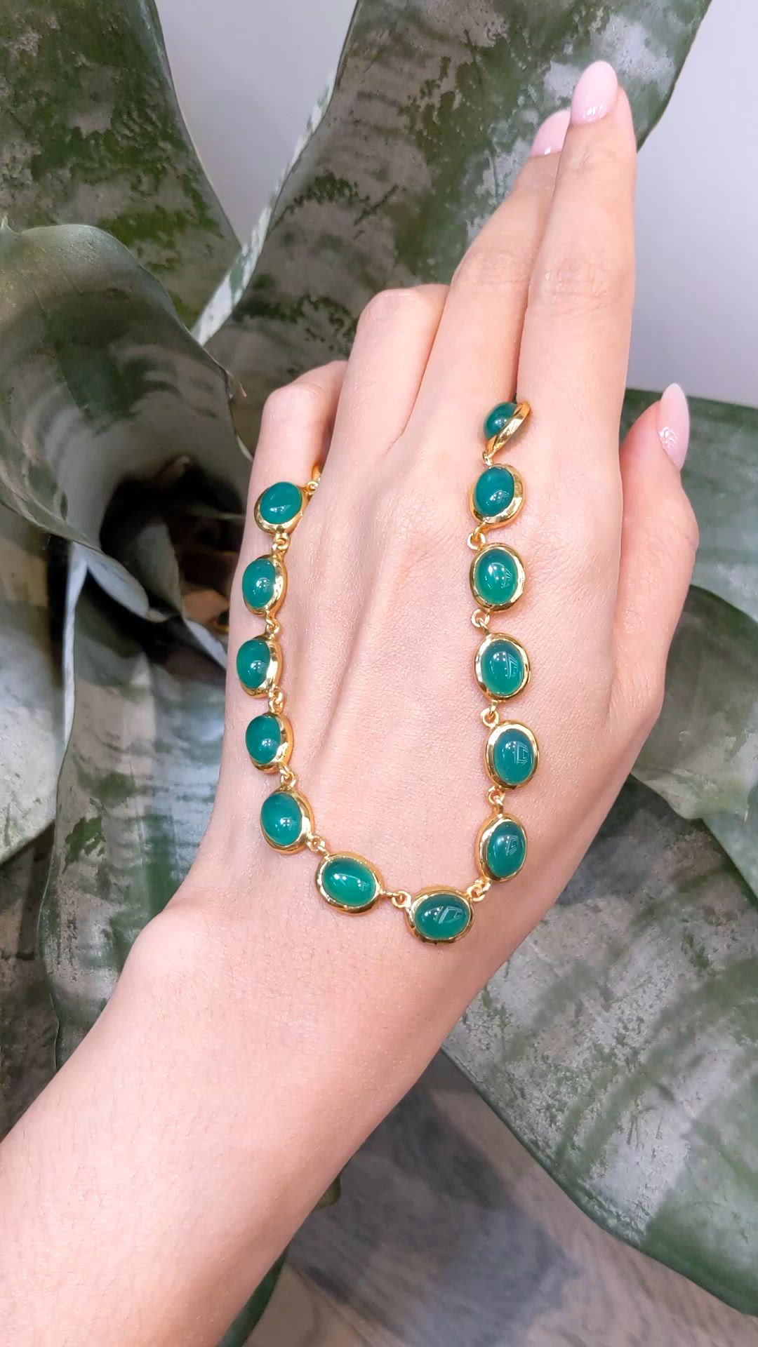 49.83 Ct. Green Agate Bezel Necklace, 22K Gold Plated Silver Size Video