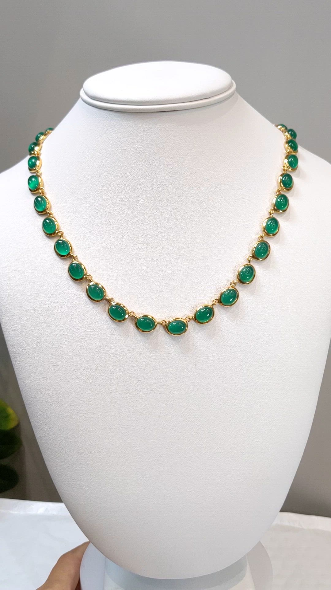 49.83 Ct. Green Agate Bezel Necklace, 22K Gold Plated Silver Size Video