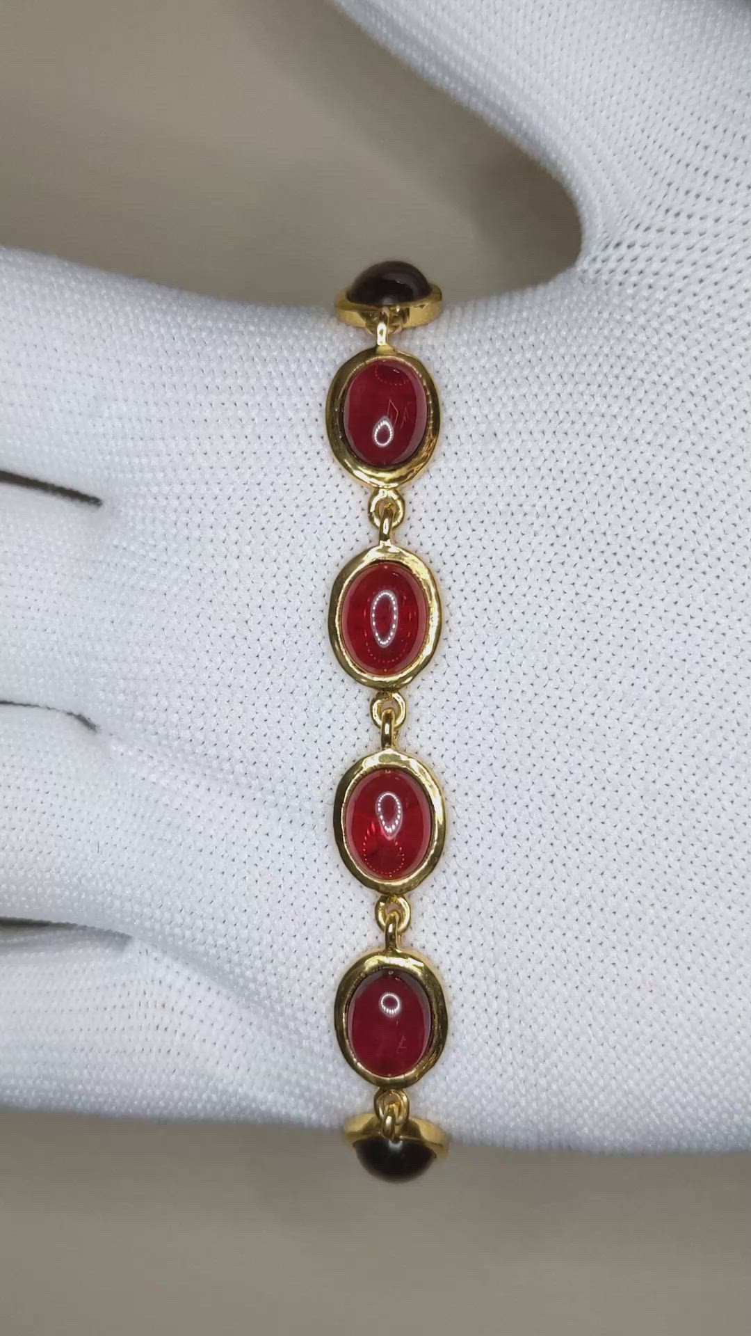 20.60&nbsp;Ct.Tw.Total Carat Weight Red Garnet Bezel Bracelet, 22K Gold Plated Silver Size Video