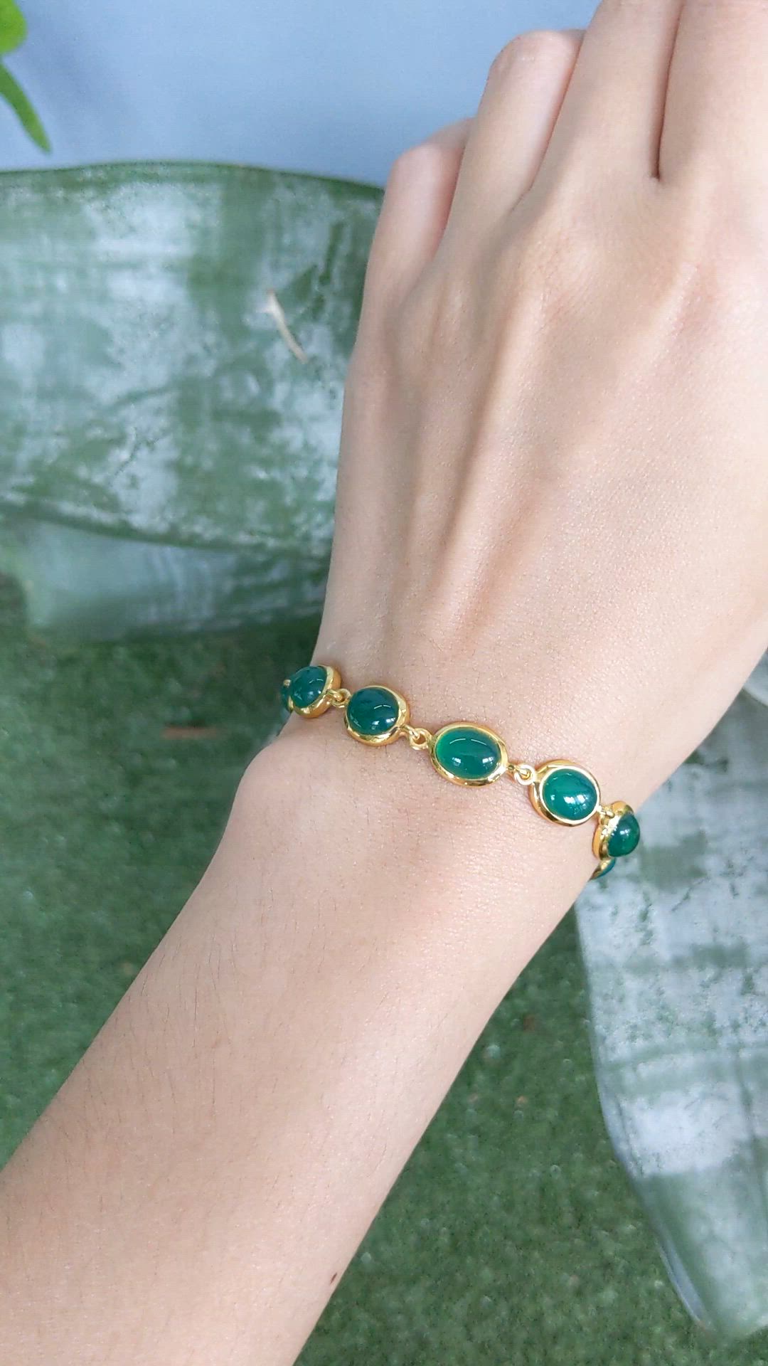 17.60 Ct.Tw.Total Carat Weight Green Agate Bezel Bracelet, 22K Gold Plated Silver Size Video