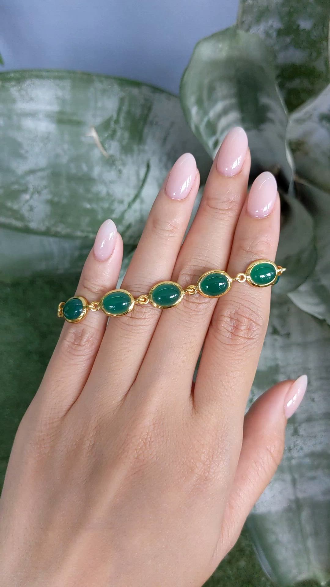 17.60 Ct.Tw.Total Carat Weight Green Agate Bezel Bracelet, 22K Gold Plated Silver Size Video