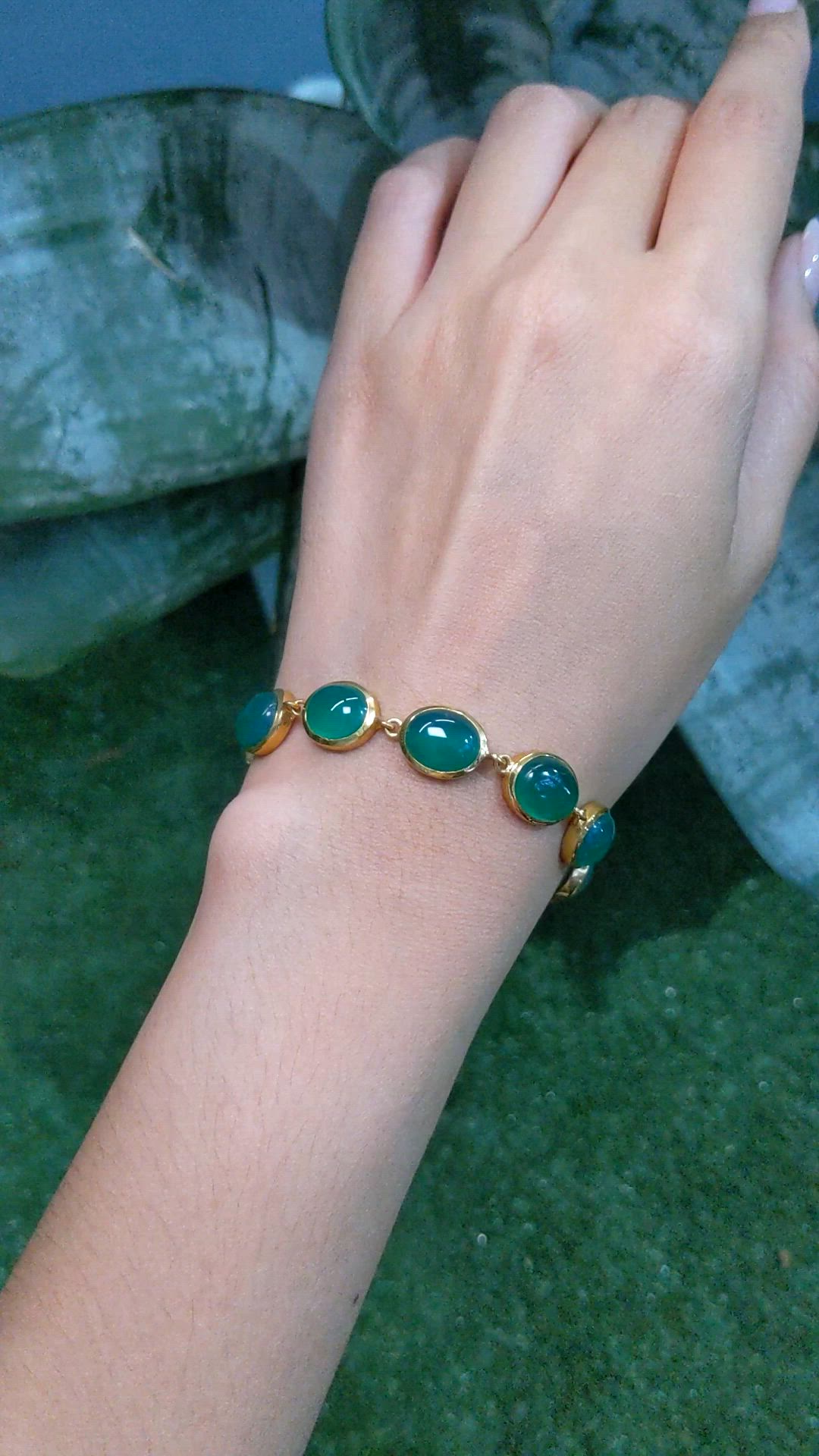 31.10 Ct.Tw.Total Carat Weight Green Agate Bezel Bracelet, 22K Gold Plated Silver Size Video