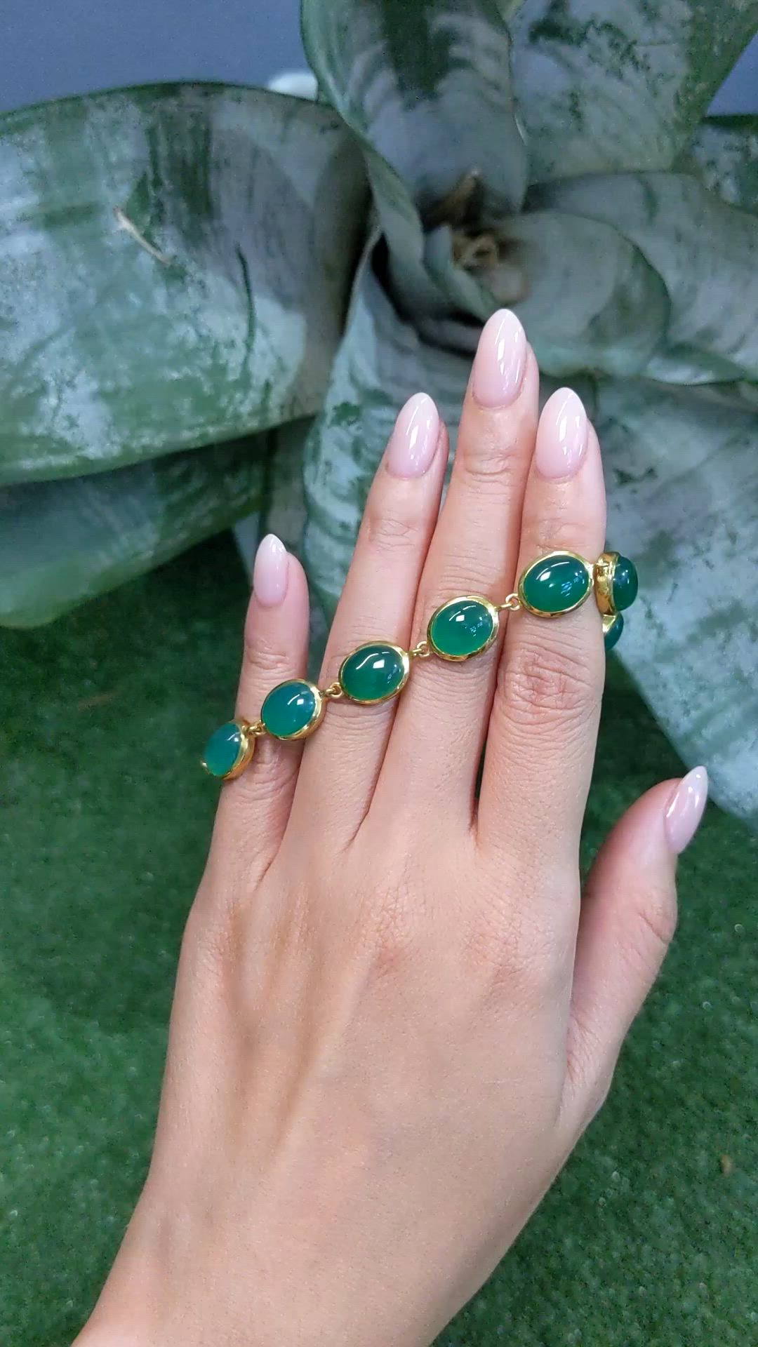 31.10 Ct.Tw.Total Carat Weight Green Agate Bezel Bracelet, 22K Gold Plated Silver Size Video