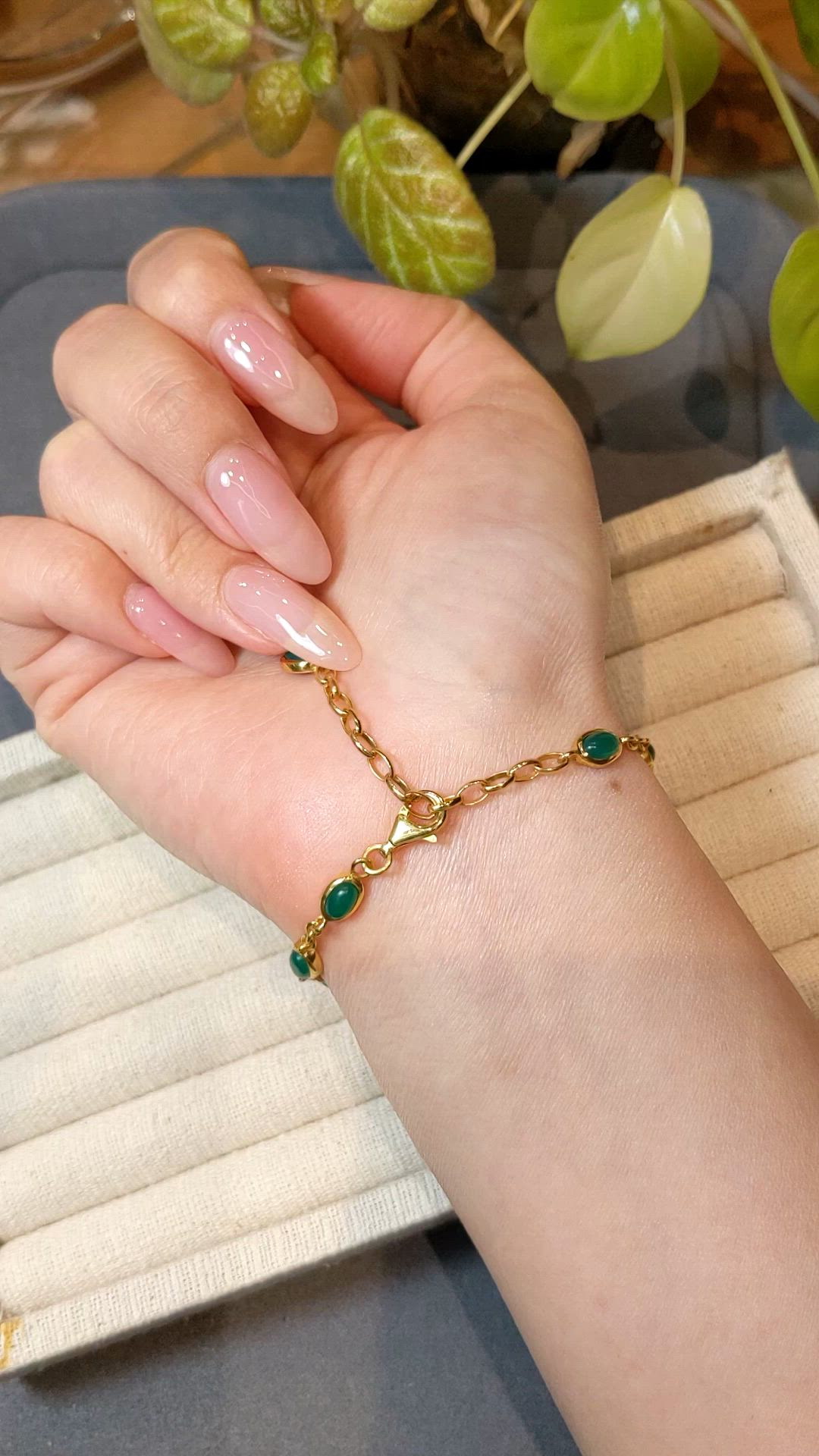 4.30&nbsp;Ct.Tw.Total Carat Weight Green Agate Bezel Bracelet, 22K Gold Plated Silver Size Video