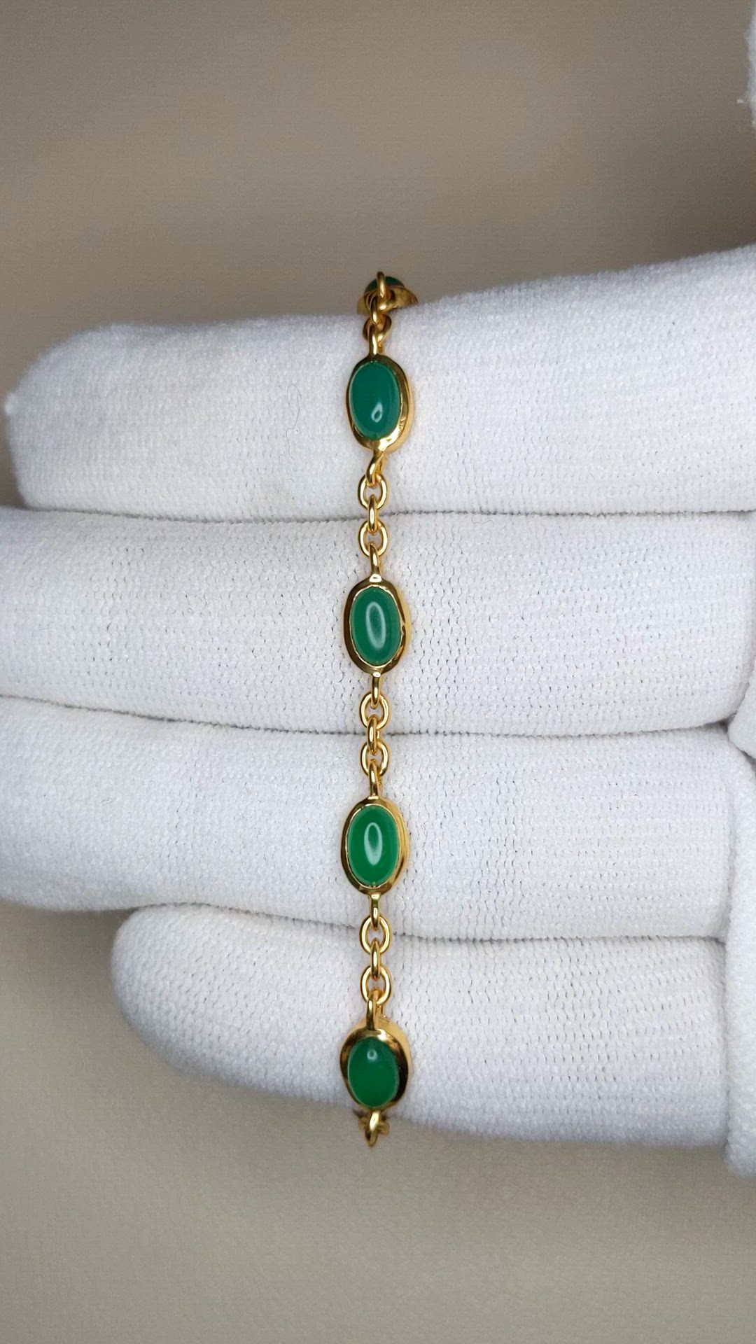 4.30&nbsp;Ct.Tw.Total Carat Weight Green Agate Bezel Bracelet, 22K Gold Plated Silver Size Video