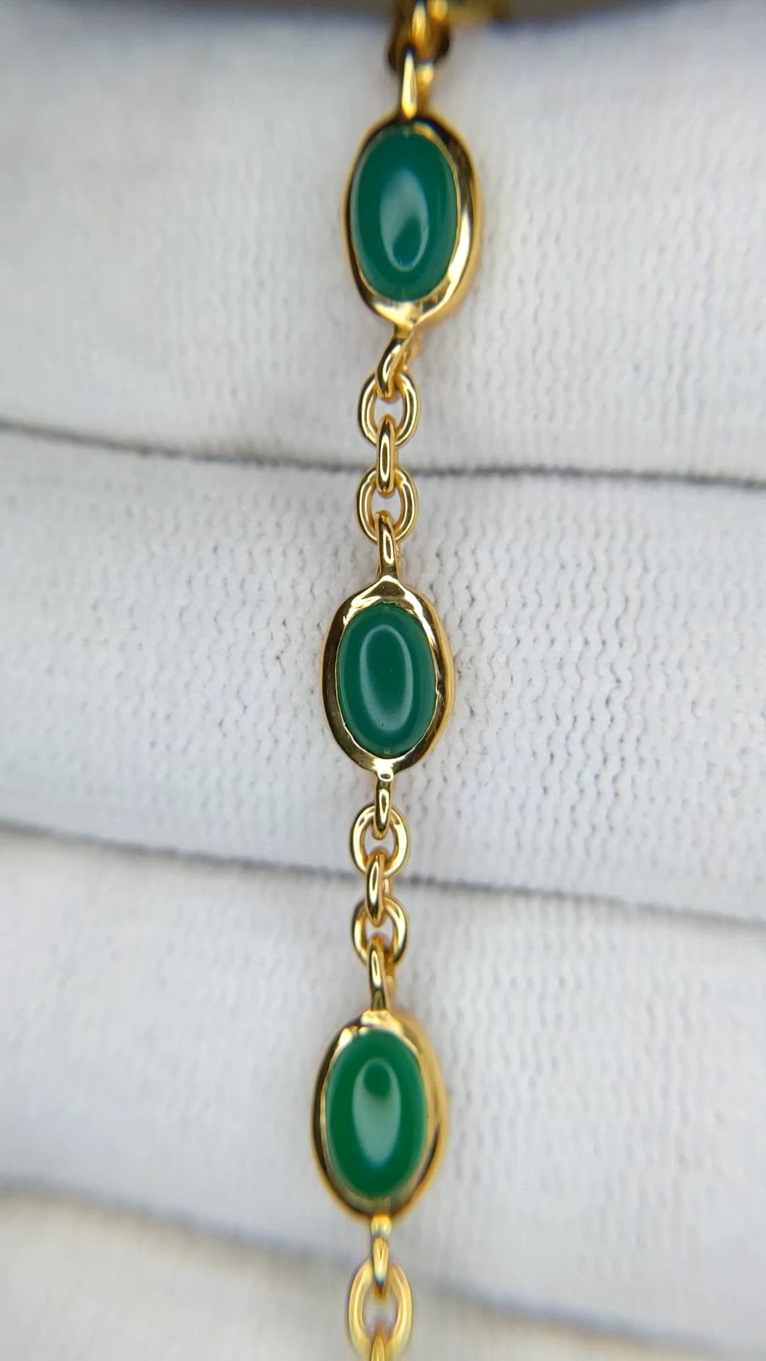 4.30&nbsp;Ct.Tw.Total Carat Weight Green Agate Bezel Bracelet, 22K Gold Plated Silver Size Video