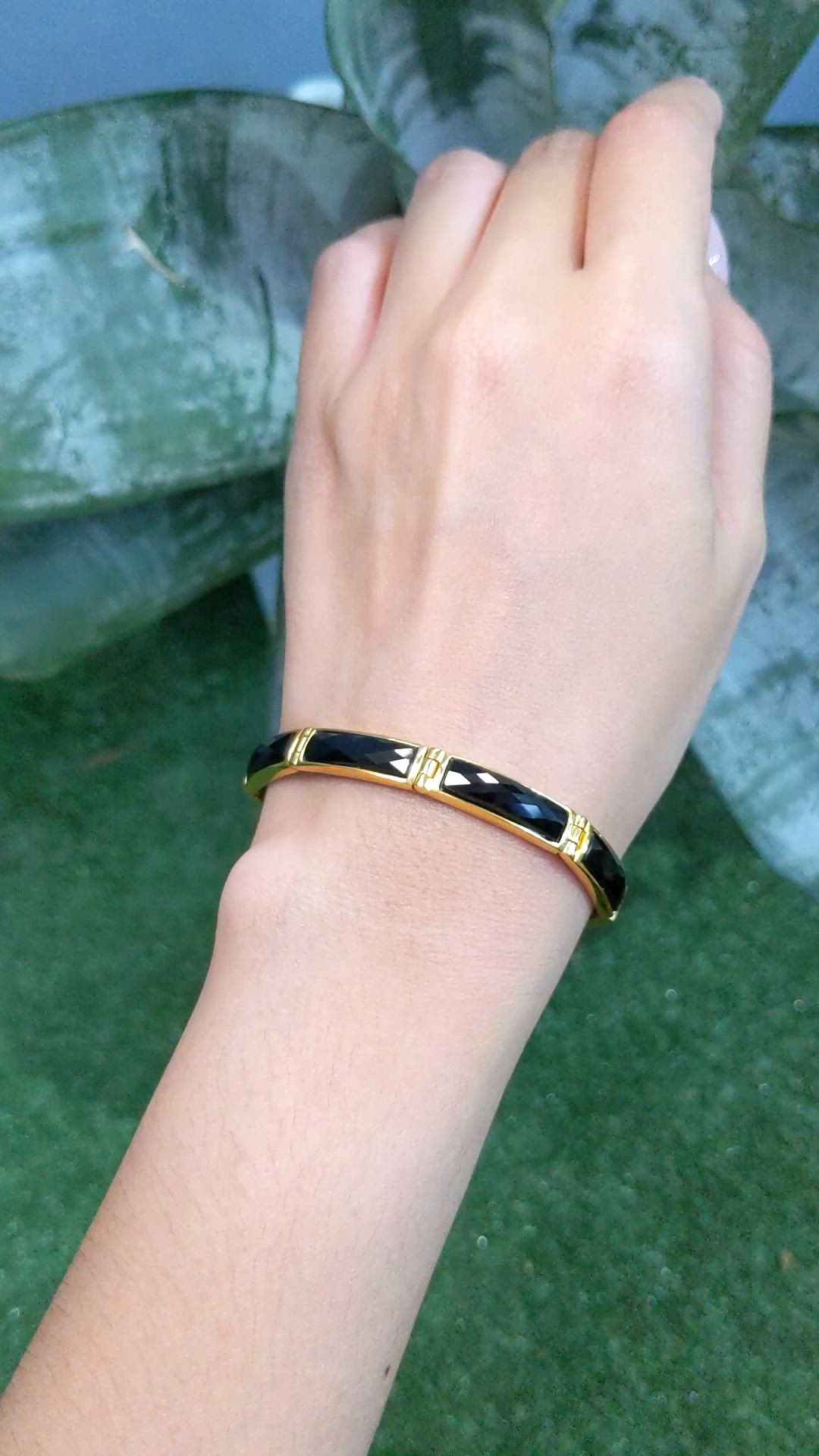 14.84 Ct.Tw.Total Carat Weight Black Onyx Antique Style Bracelet, 22K Gold Plated Silver Size Video
