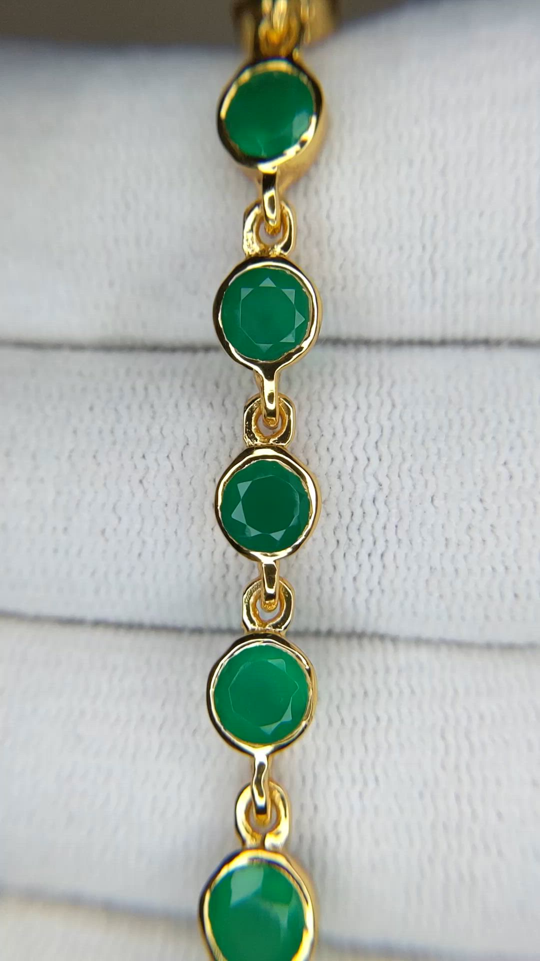 5.27&nbsp;Ct.Tw.Total Carat Weight Green Agate Bezel Bracelet, 22K Gold Plated Silver Size Video