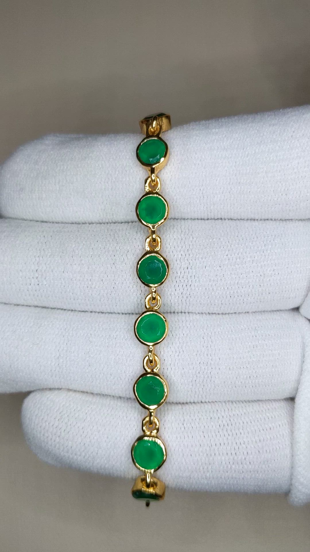 5.27&nbsp;Ct.Tw.Total Carat Weight Green Agate Bezel Bracelet, 22K Gold Plated Silver Size Video