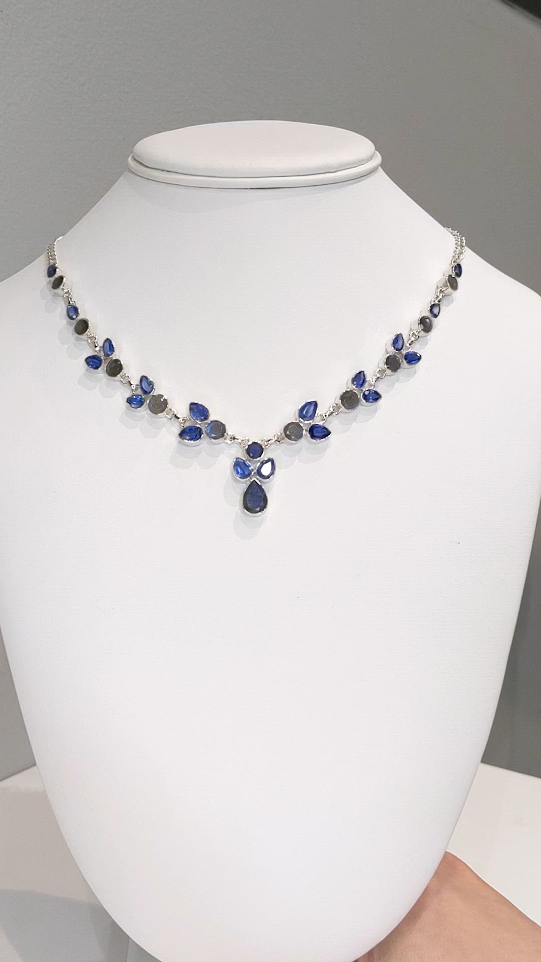 6.70&nbsp;Ct.Tw.Total Carat Weight Brown Labradorite and Blue Kyanite Bezel Necklace, Silver Size Video