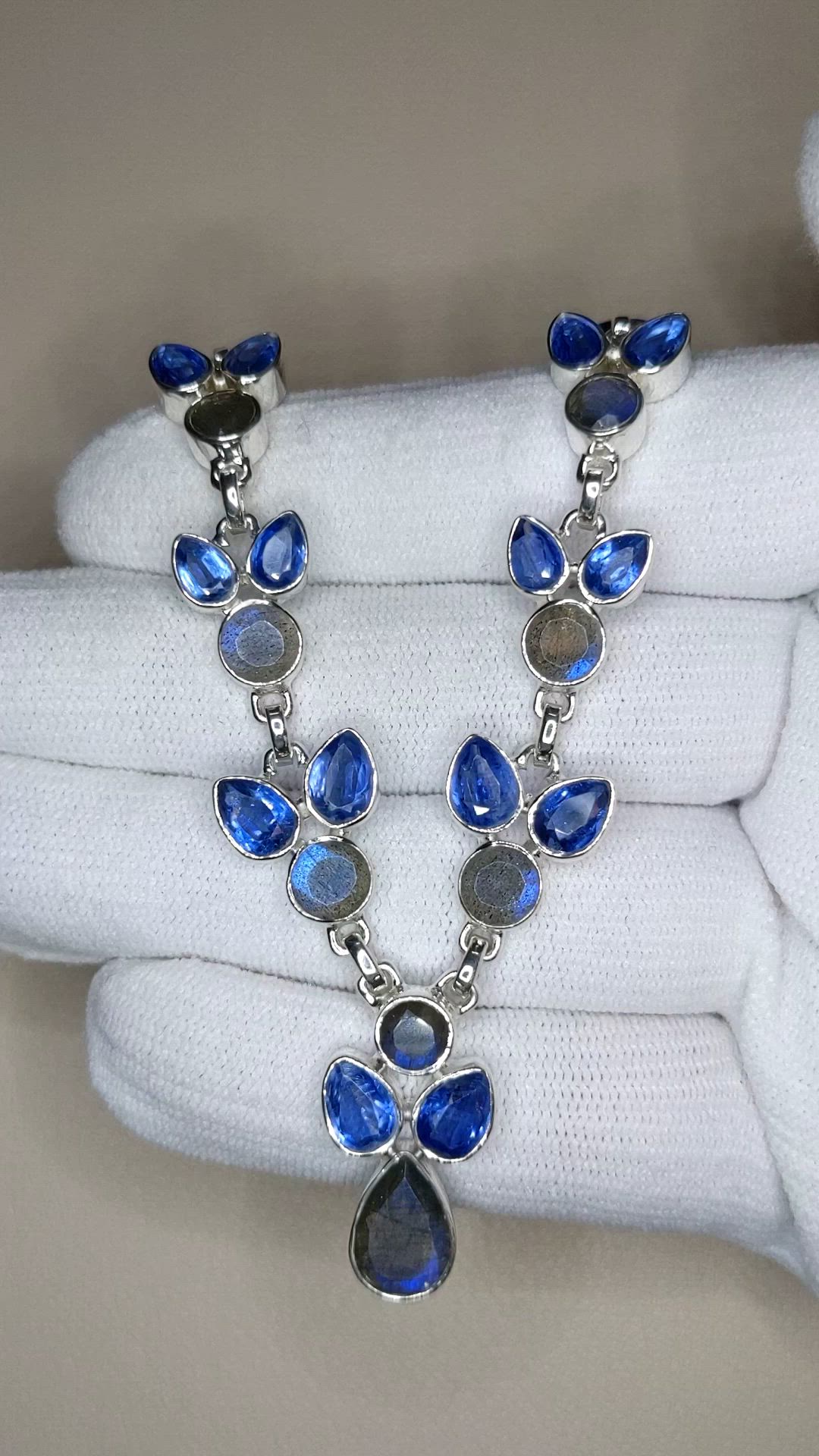 6.70&nbsp;Ct.Tw.Total Carat Weight Brown Labradorite and Blue Kyanite Bezel Necklace, Silver Size Video