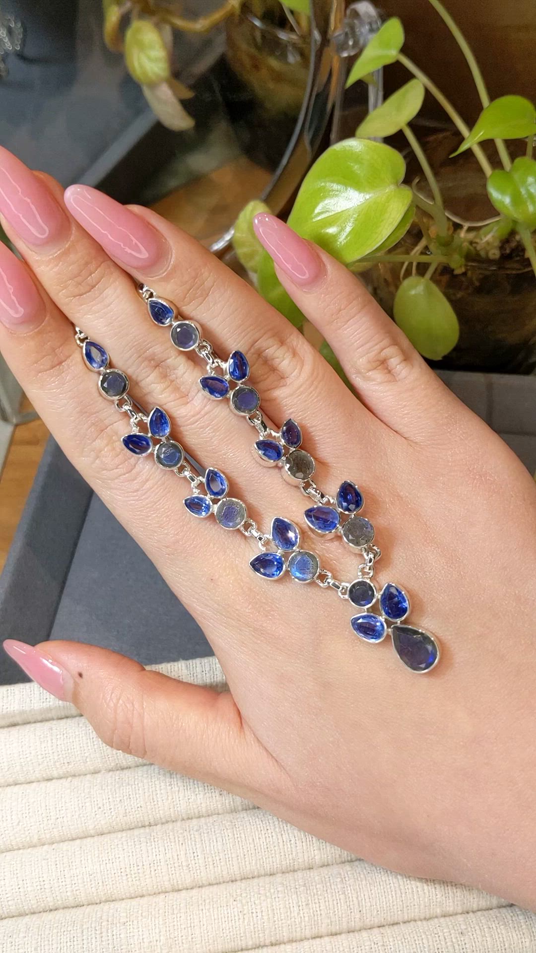 6.70&nbsp;Ct.Tw.Total Carat Weight Brown Labradorite and Blue Kyanite Bezel Necklace, Silver Size Video