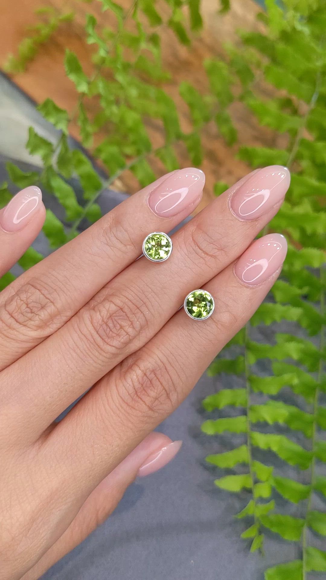 1.68 Ct.Tw.Total Carat Weight Green (Lime Green) Peridot Studs Earrings, Silver Size Video