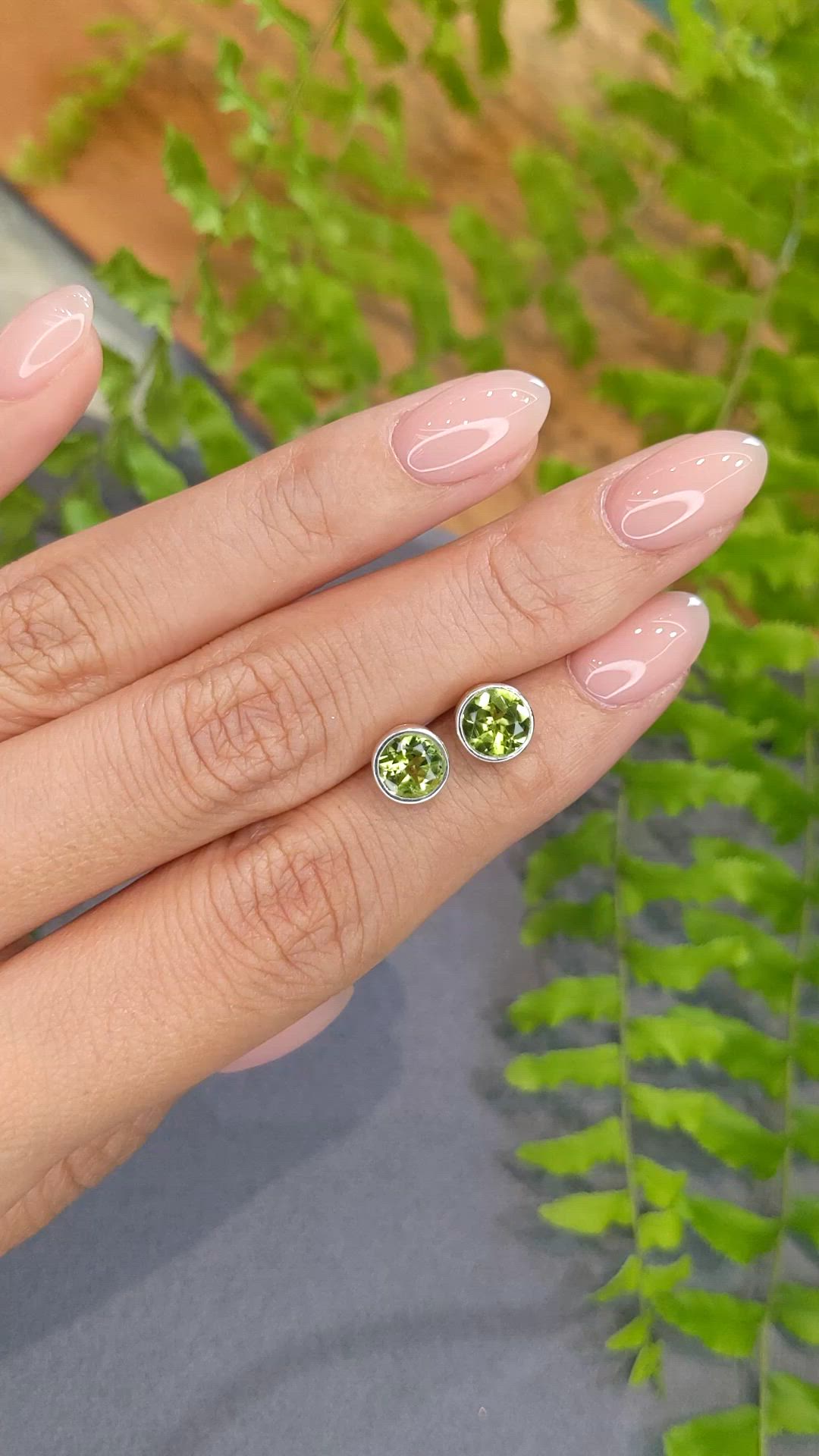 1.68 Ct.Tw.Total Carat Weight Green (Lime Green) Peridot Studs Earrings, Silver Size Video