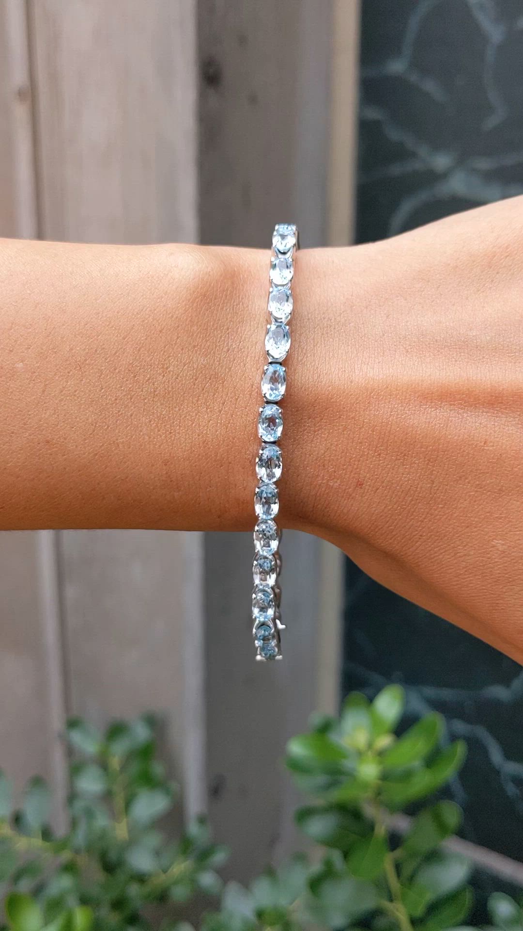 11.89&nbsp;Ct.Tw.Total Carat Weight Blue Aquamarine and Natural Diamond Tennis/Line Bracelet, 18K White Gold Size Video