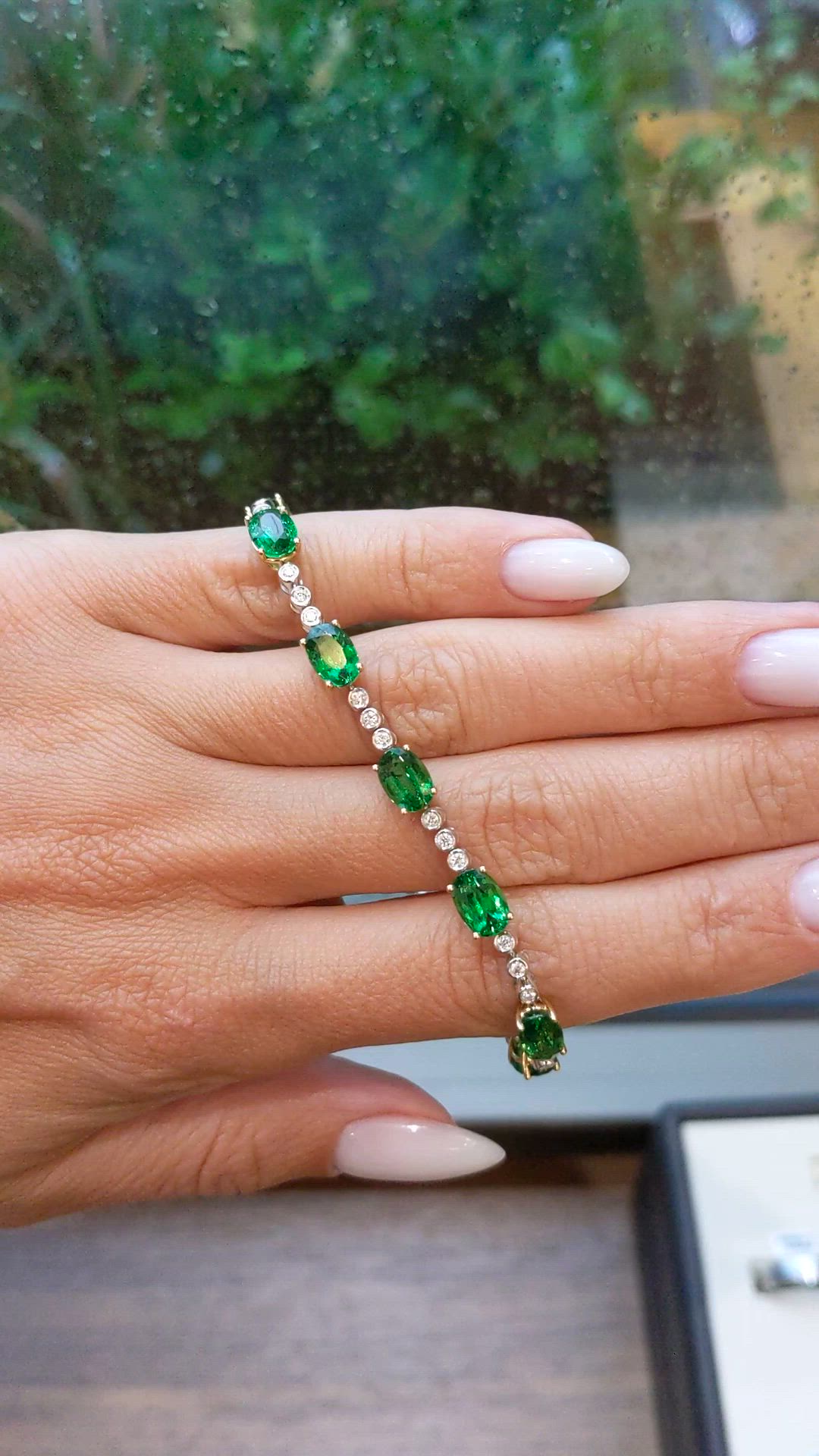 11.56&nbsp;Ct.Tw.Total Carat Weight Tsavorite Garnet and Natural Diamond Tennis/Line Bracelet, 18K White & Yellow Size Video