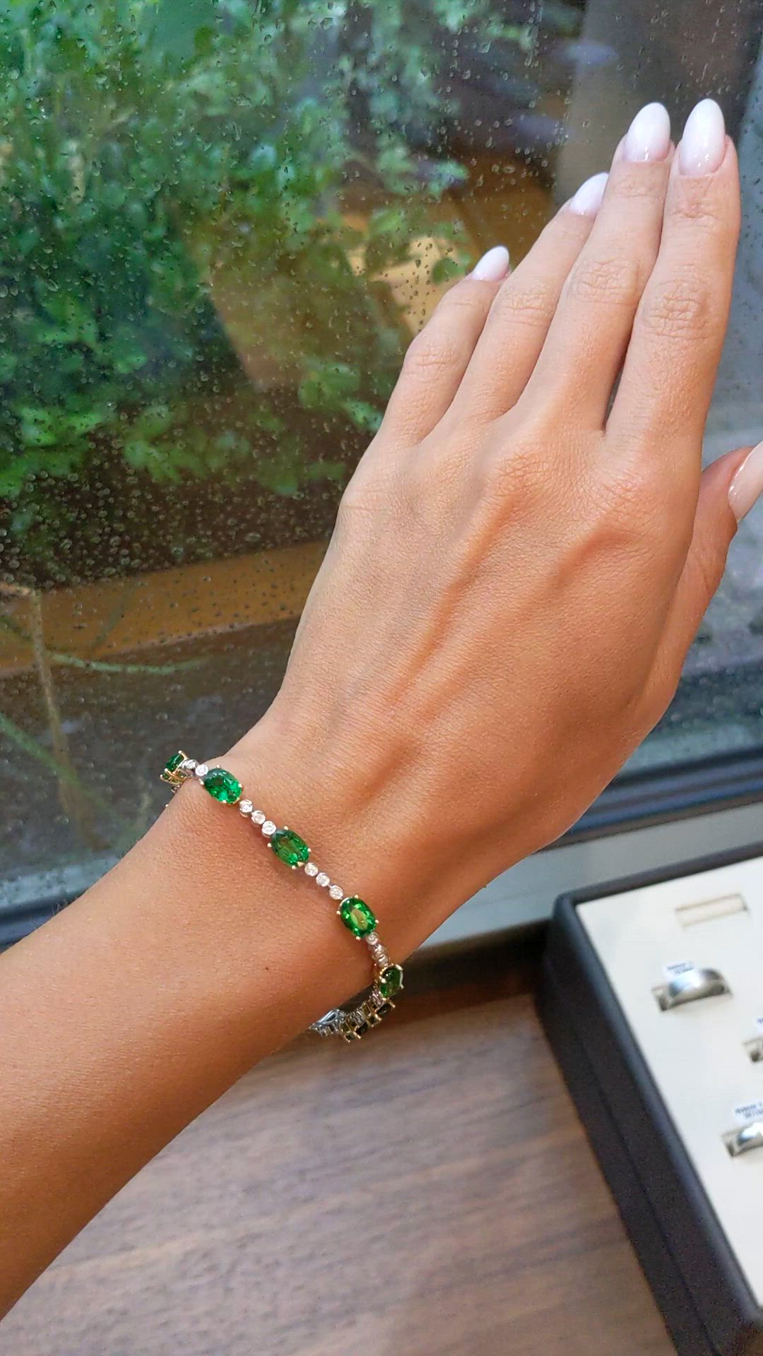 11.56&nbsp;Ct.Tw.Total Carat Weight Tsavorite Garnet and Natural Diamond Tennis/Line Bracelet, 18K White & Yellow Size Video
