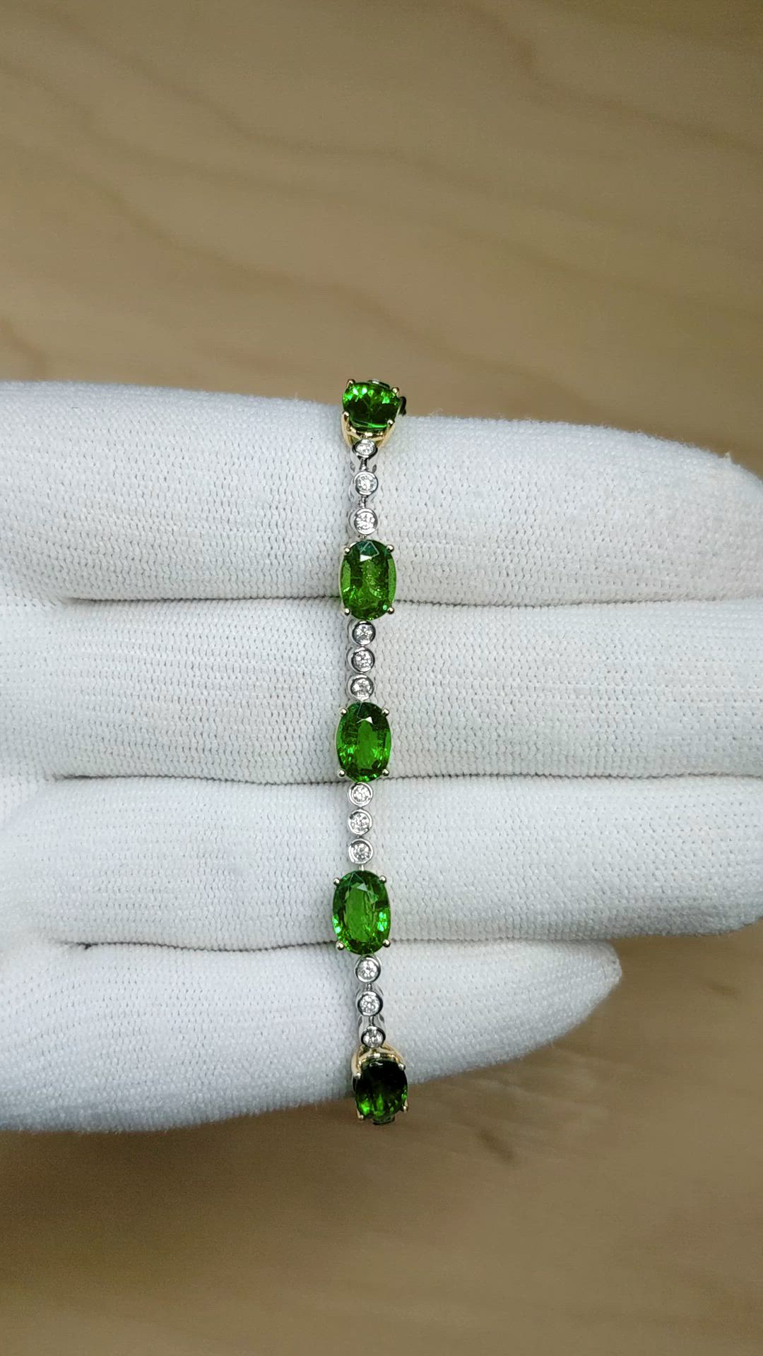 11.56&nbsp;Ct.Tw.Total Carat Weight Tsavorite Garnet and Natural Diamond Tennis/Line Bracelet, 18K White & Yellow Size Video