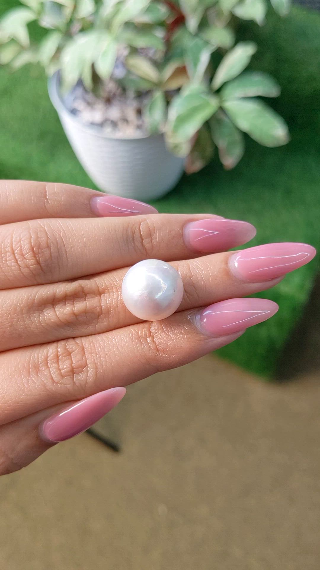 8.26 Ct. Silver Edison Pearl from China Size Video