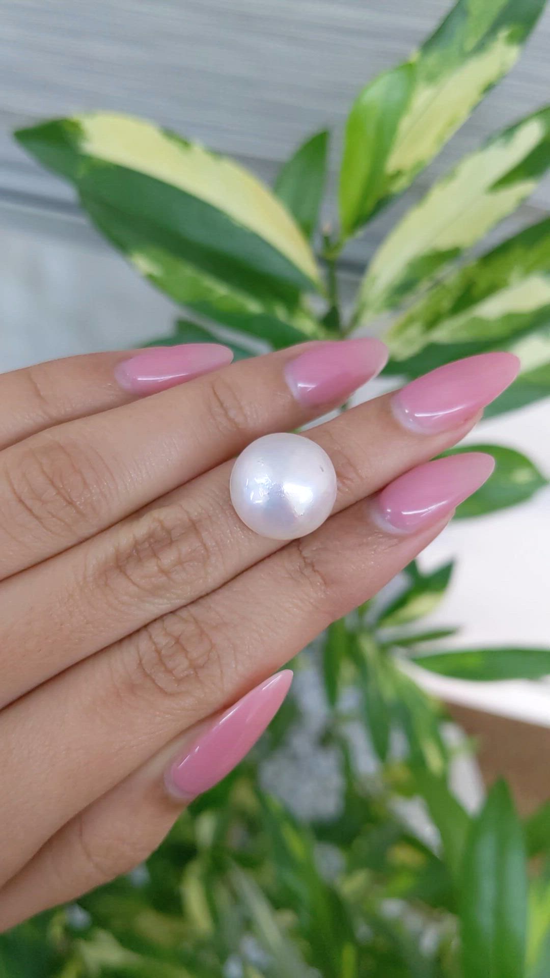 8.26 Ct. Silver Edison Pearl from China Size Video