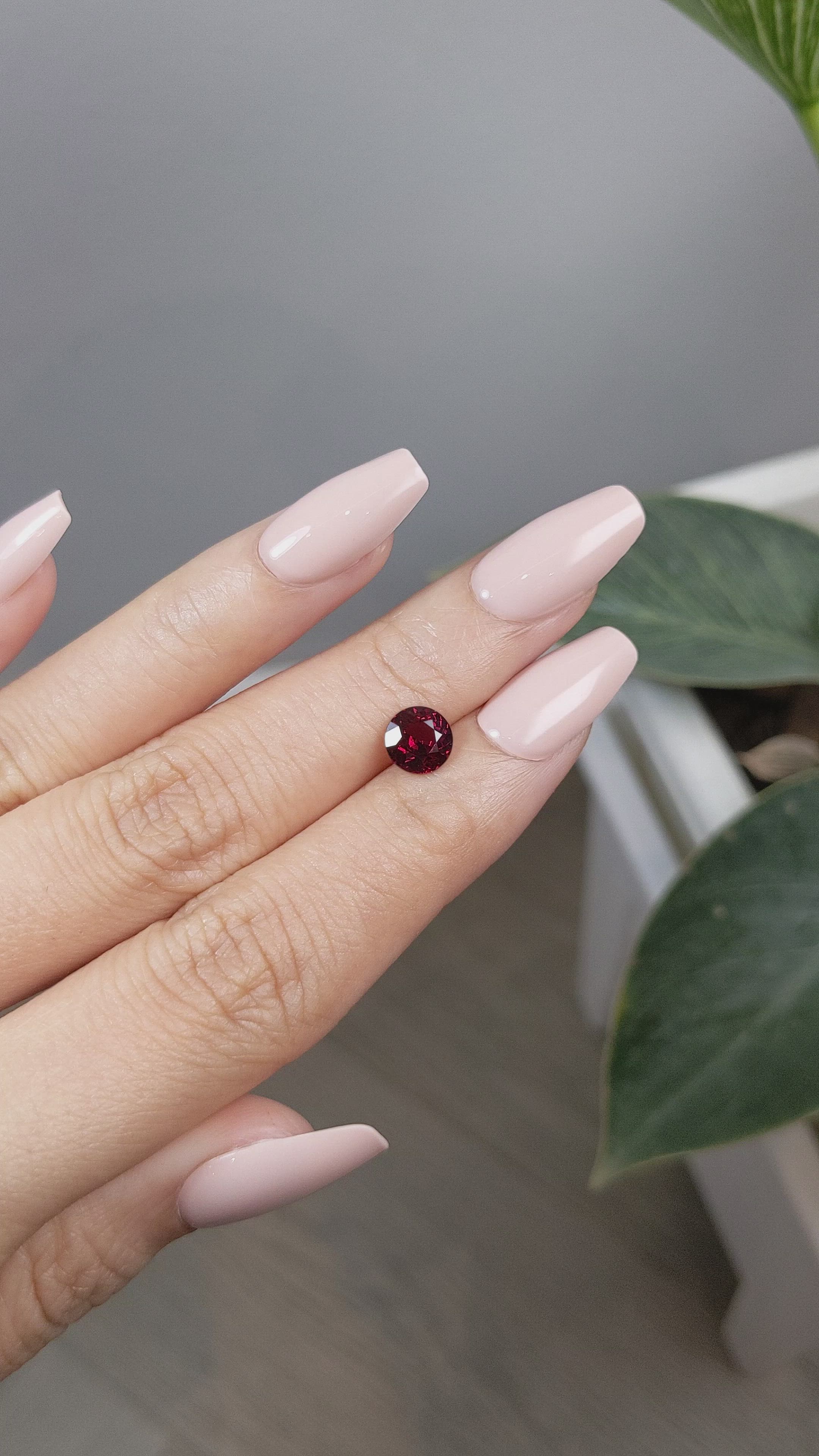 1.34 Ct. Garnet from Ceylon (Sri Lanka) Size Video