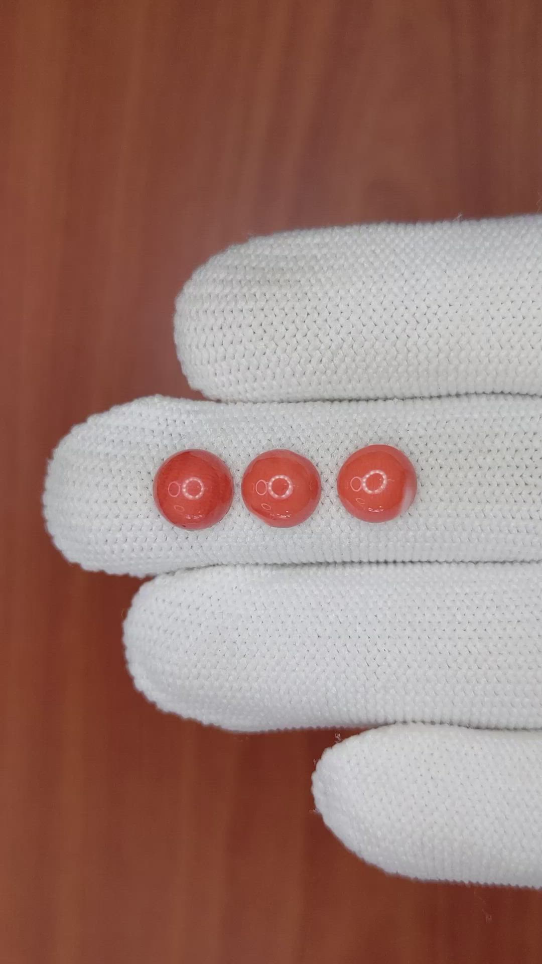 3.92 Ct. Cabochon Coral from Italy Size Video