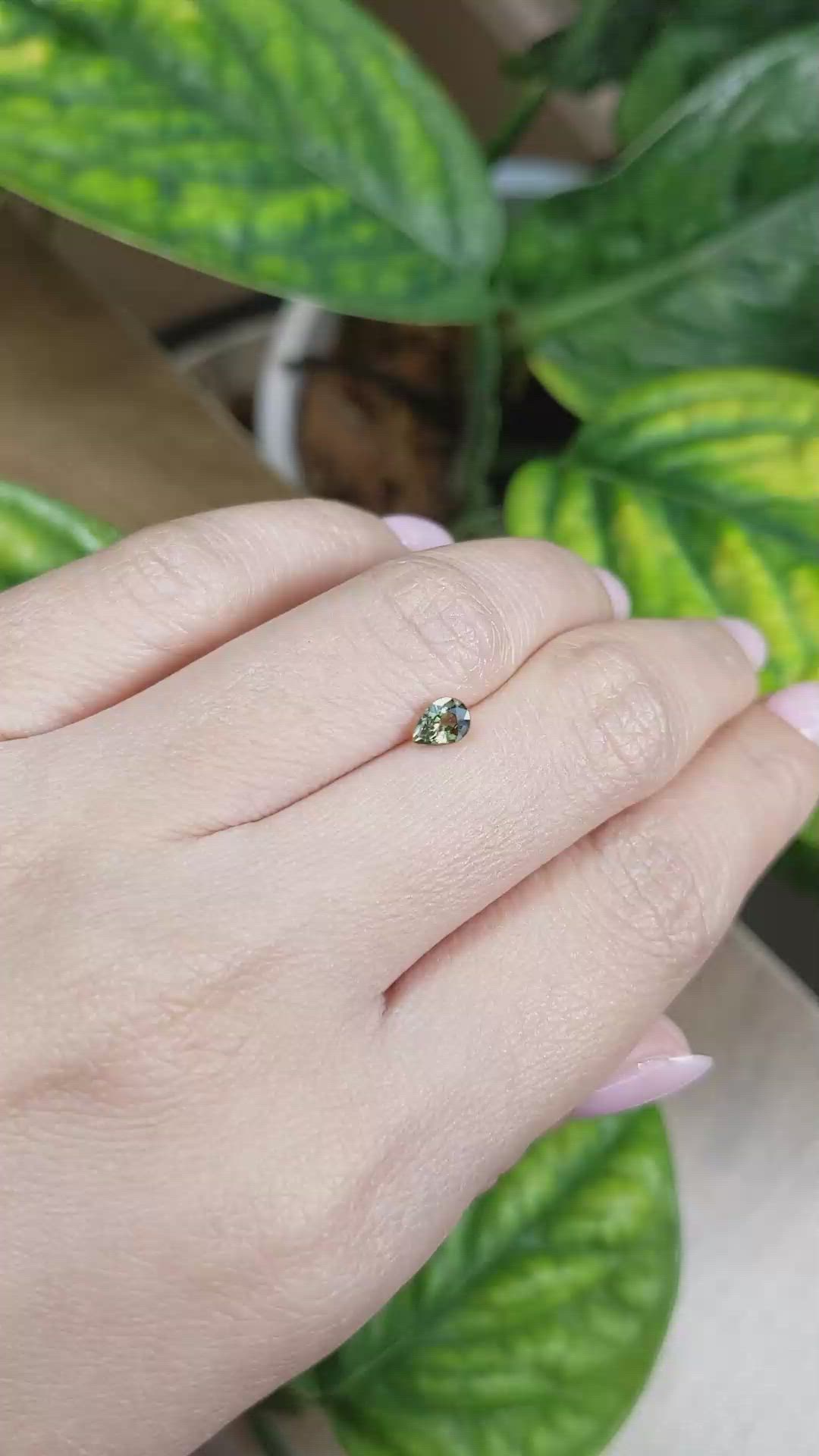 0.50 Ct. Alexandrite from Ceylon (Sri Lanka) Size Video