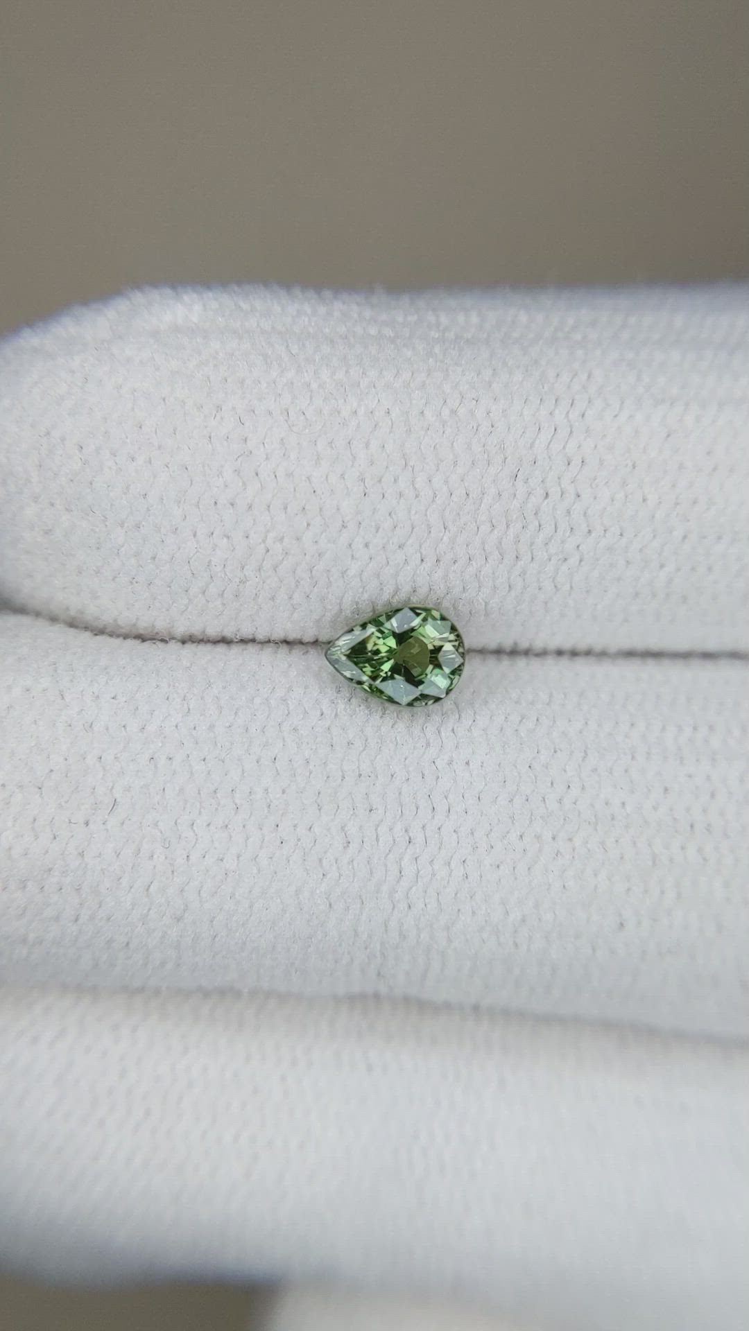 0.50 Ct. Alexandrite from Ceylon (Sri Lanka) Size Video