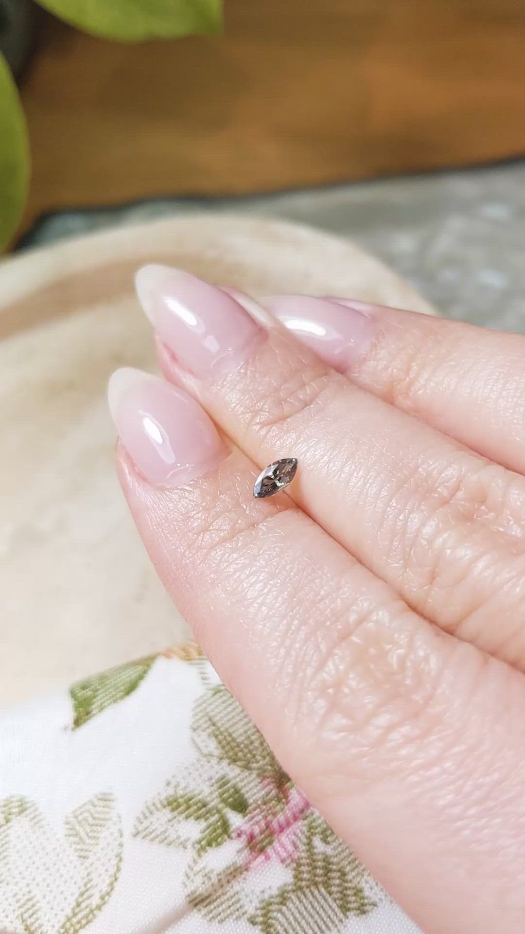 0.25 Ct. Alexandrite from Ceylon (Sri Lanka) Size Video