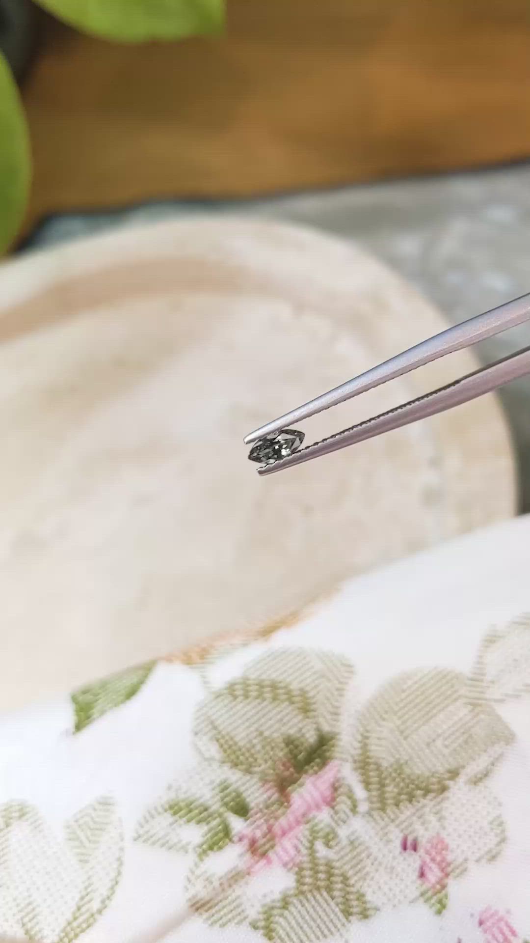 0.25 Ct. Alexandrite from Ceylon (Sri Lanka) Size Video