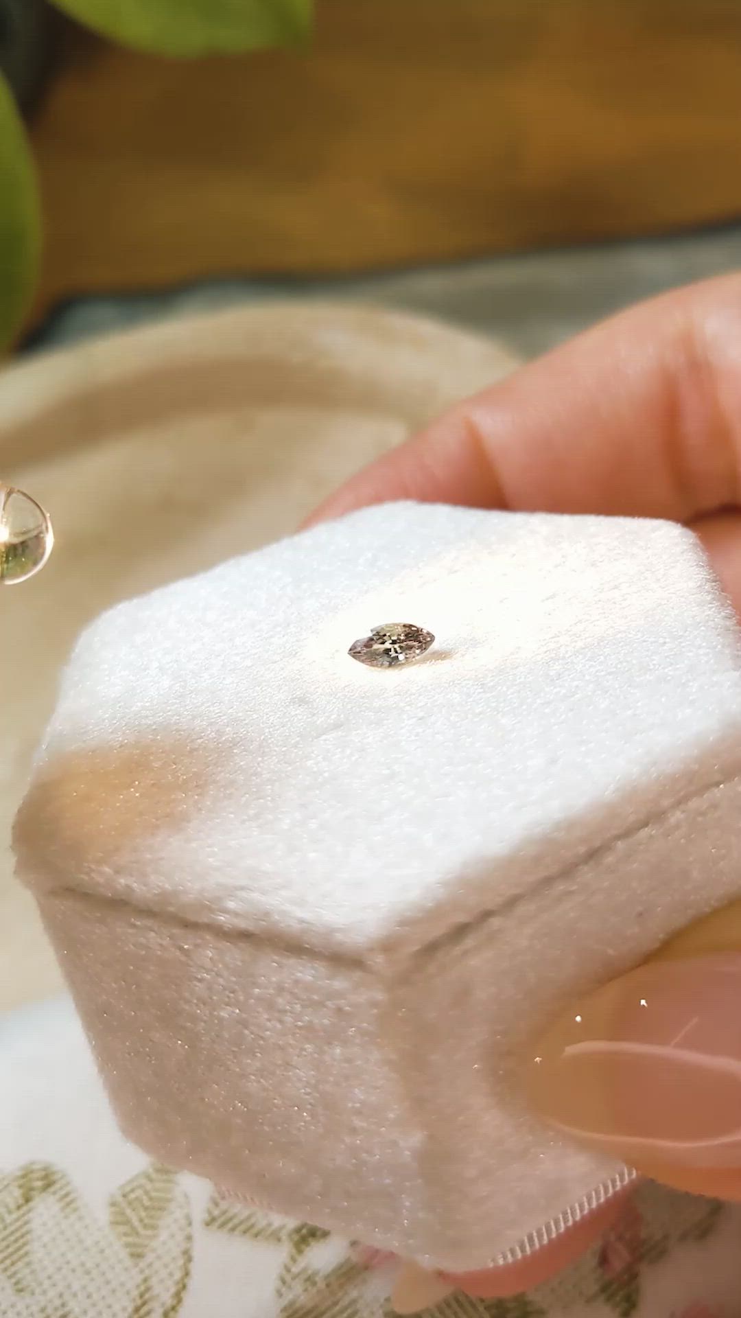 0.25 Ct. Alexandrite from Ceylon (Sri Lanka) Size Video