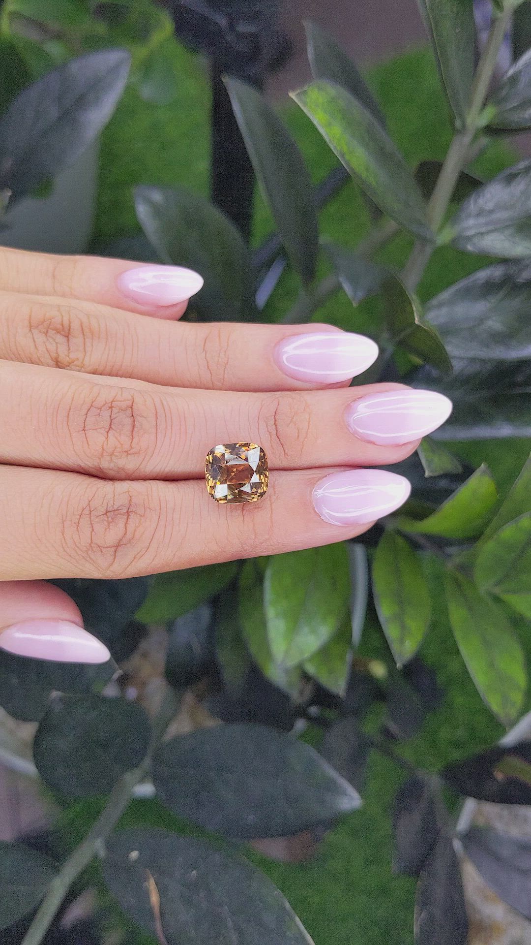 9.23 Ct. Zircon from Ceylon (Sri Lanka) Size Video