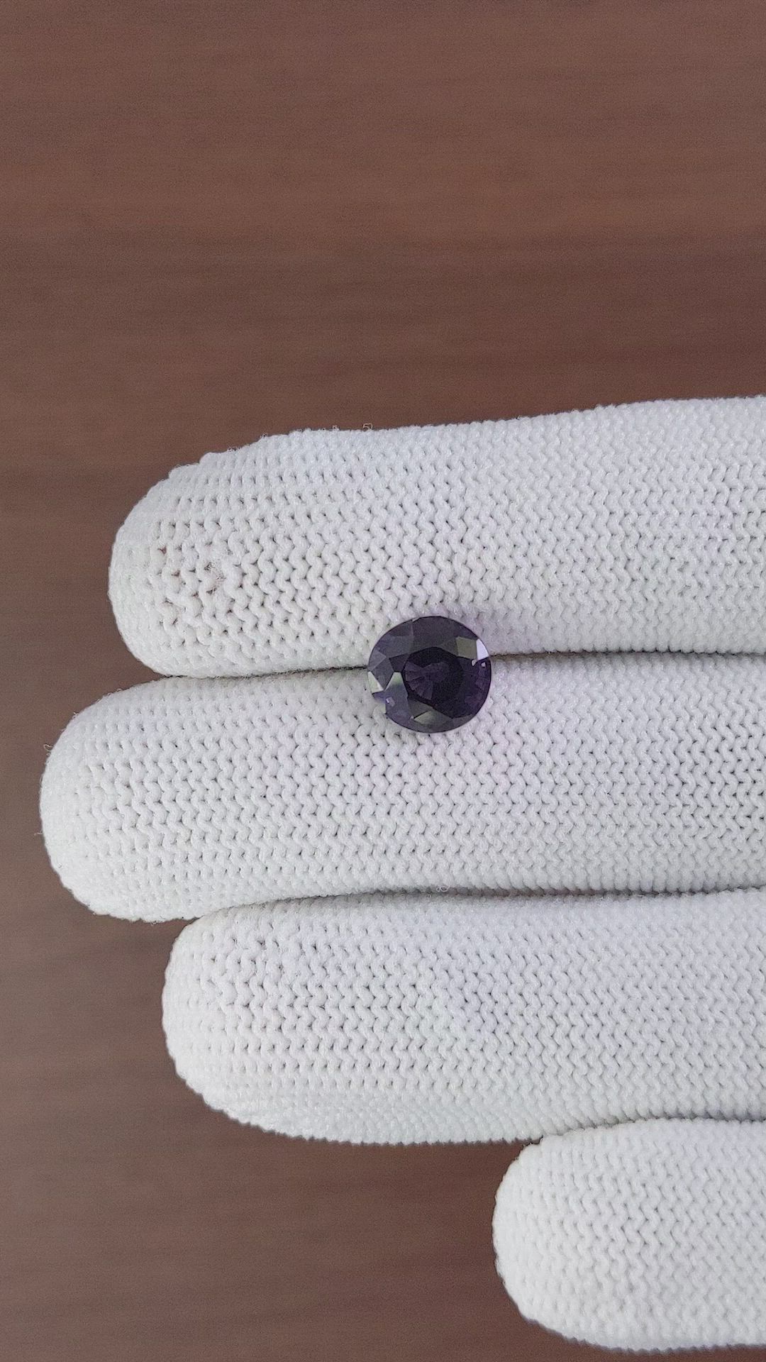 3.00 Ct. Spinel from Ceylon (Sri Lanka) Size Video