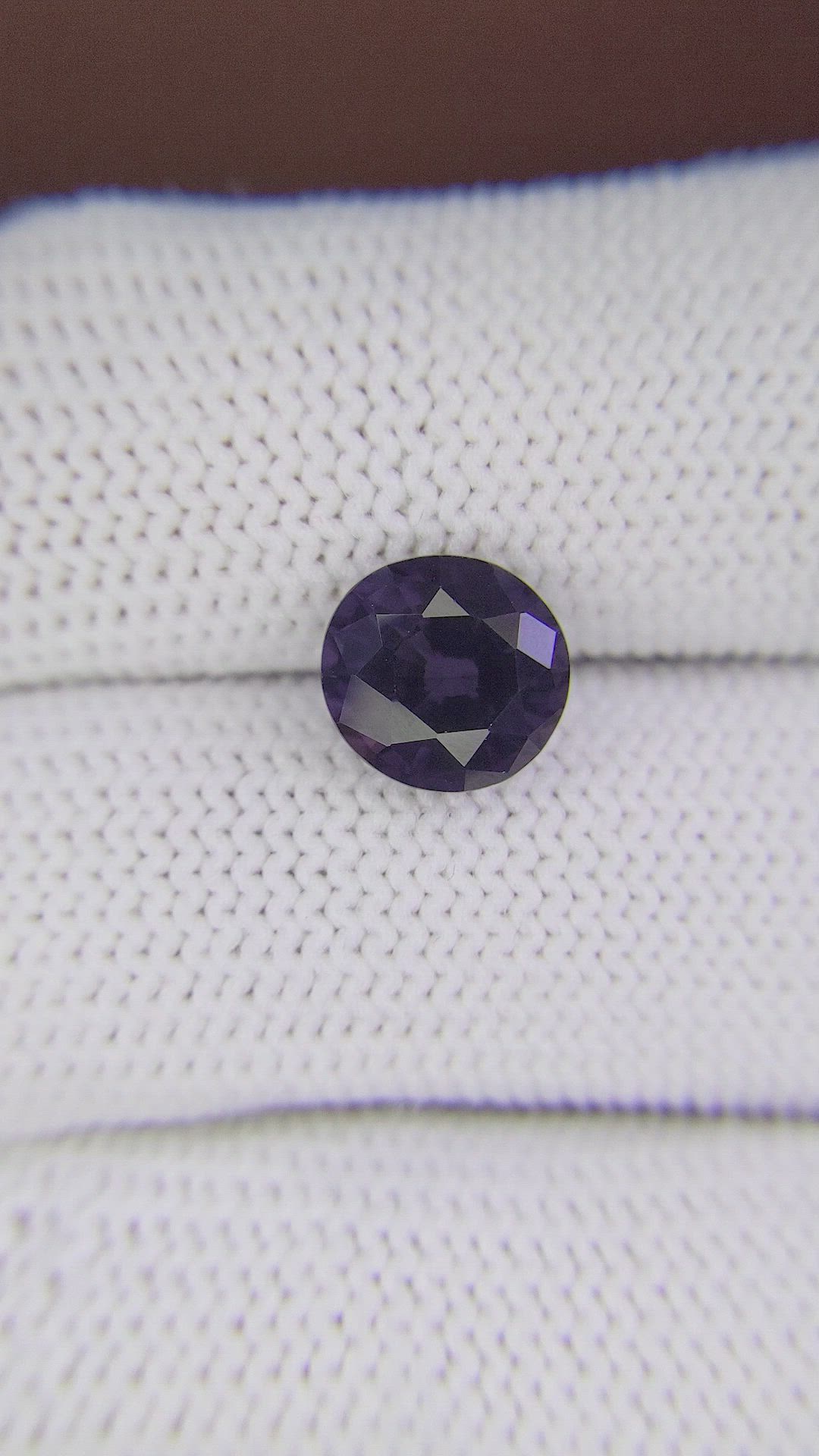 3.00 Ct. Spinel from Ceylon (Sri Lanka) Size Video
