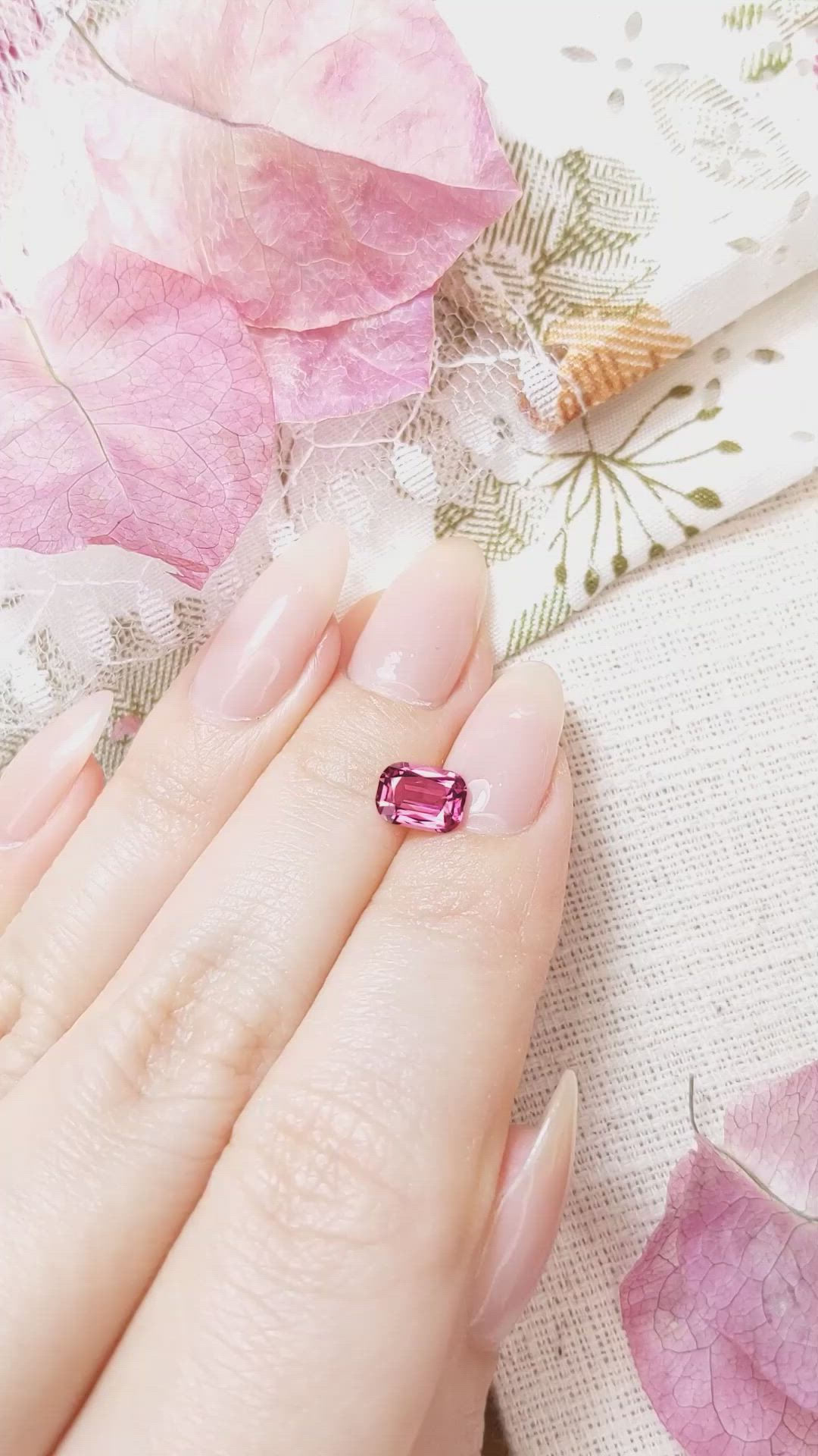 1.08 Ct. Spinel from Ceylon (Sri Lanka) Size Video