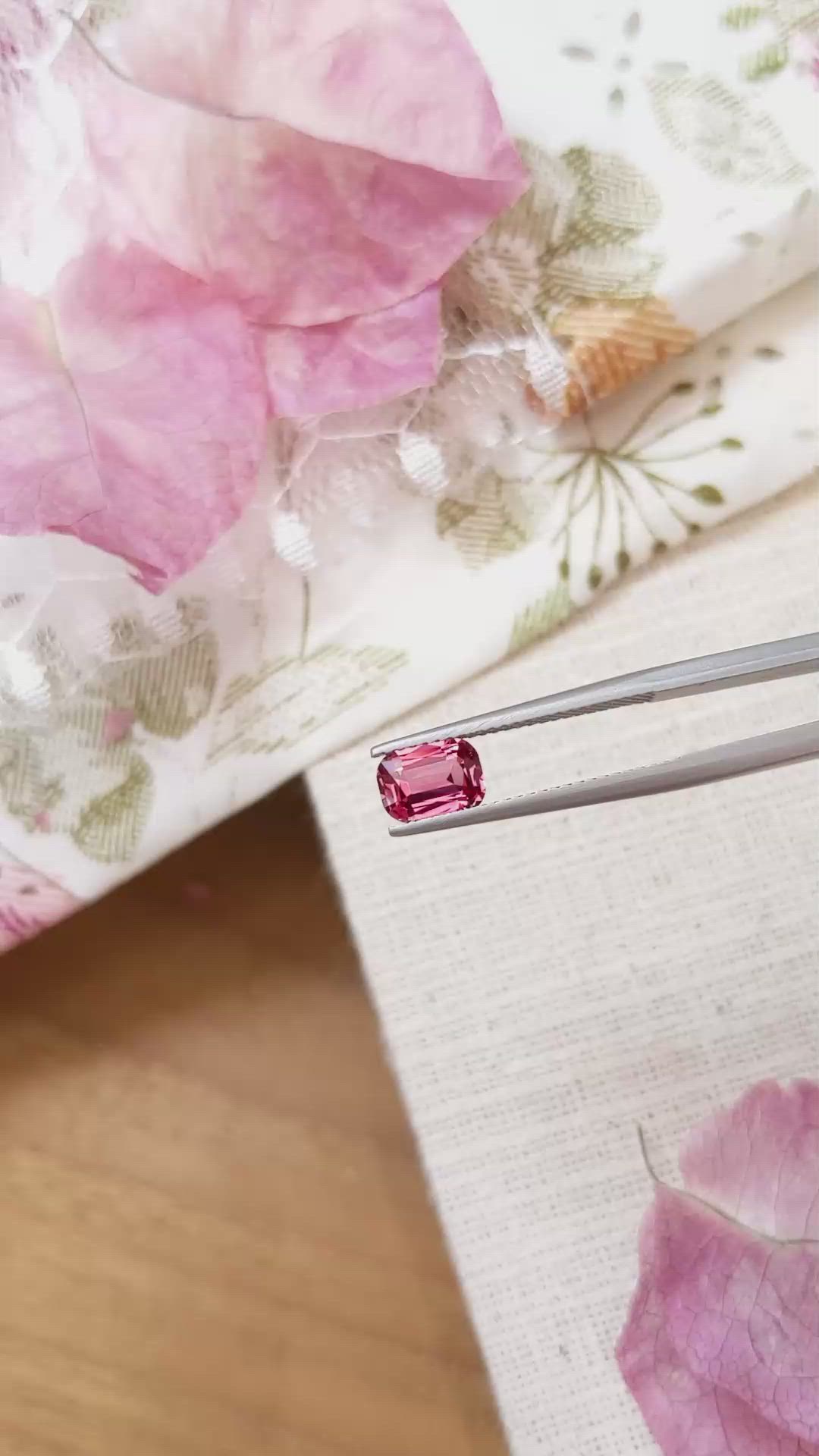 1.08 Ct. Spinel from Ceylon (Sri Lanka) Size Video